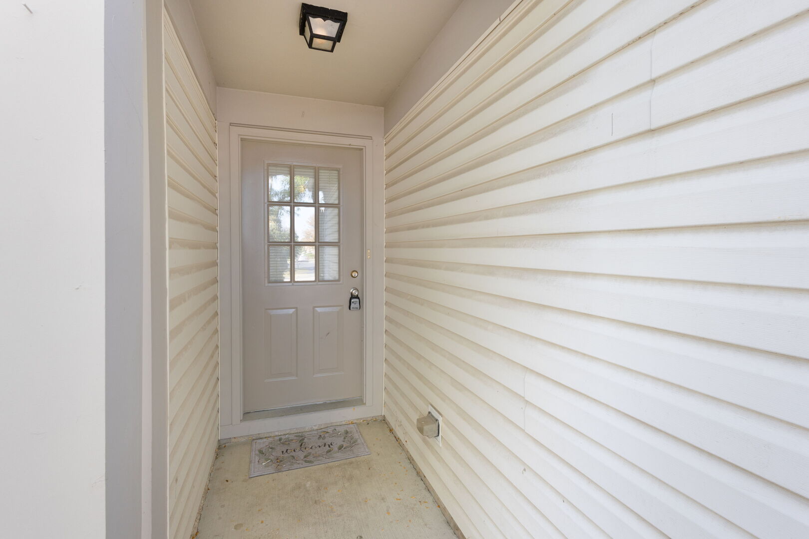 2877 Stonewater Drive #2877, Naperville, IL 60564