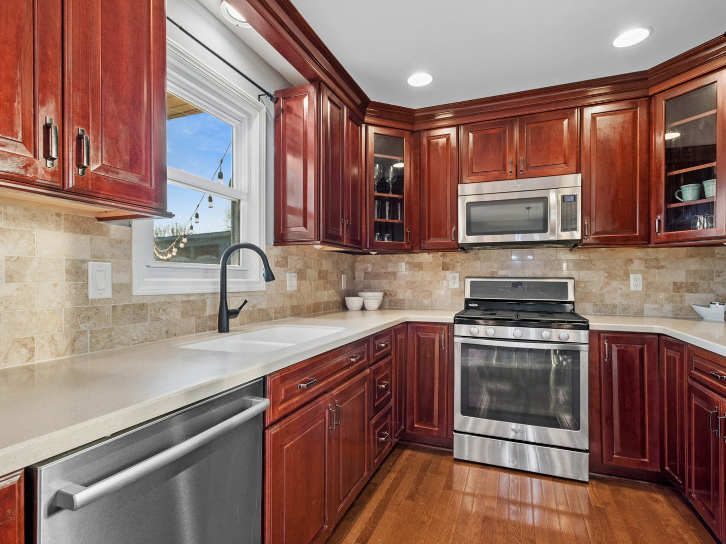 304 N SYCAMORE Lane, North Aurora, IL 60542