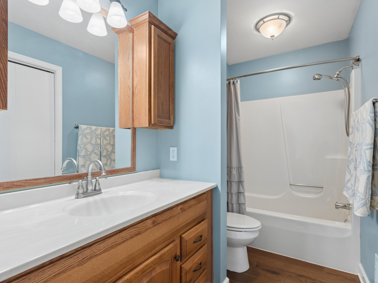 304 N SYCAMORE Lane, North Aurora, IL 60542