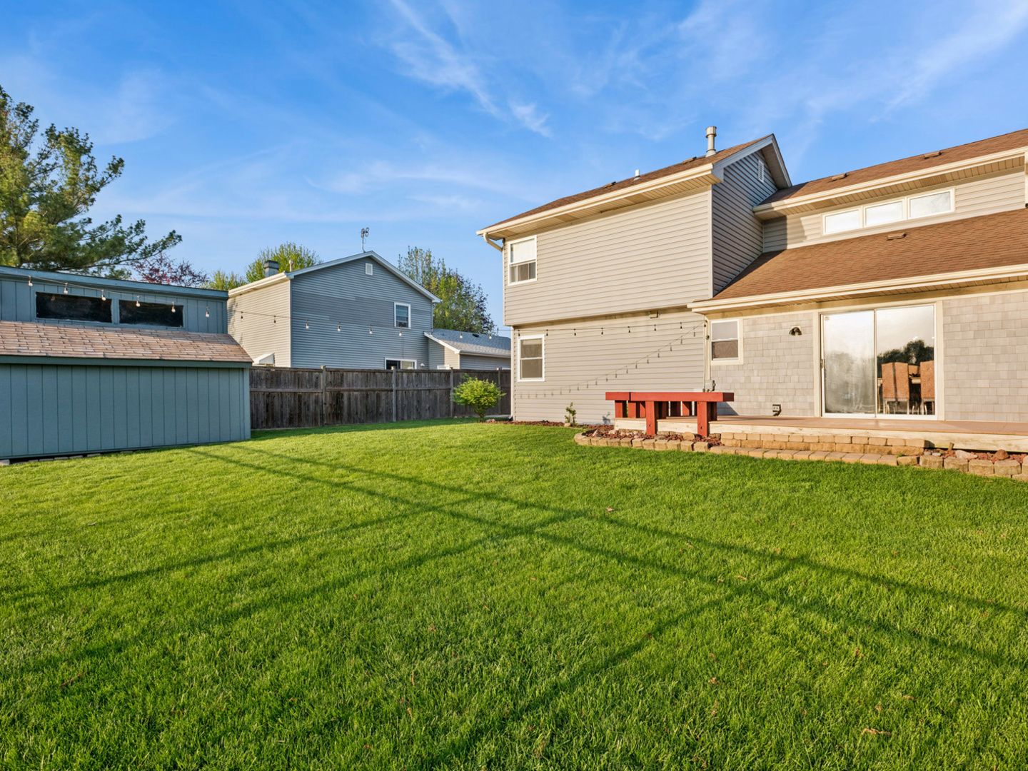 304 N SYCAMORE Lane, North Aurora, IL 60542