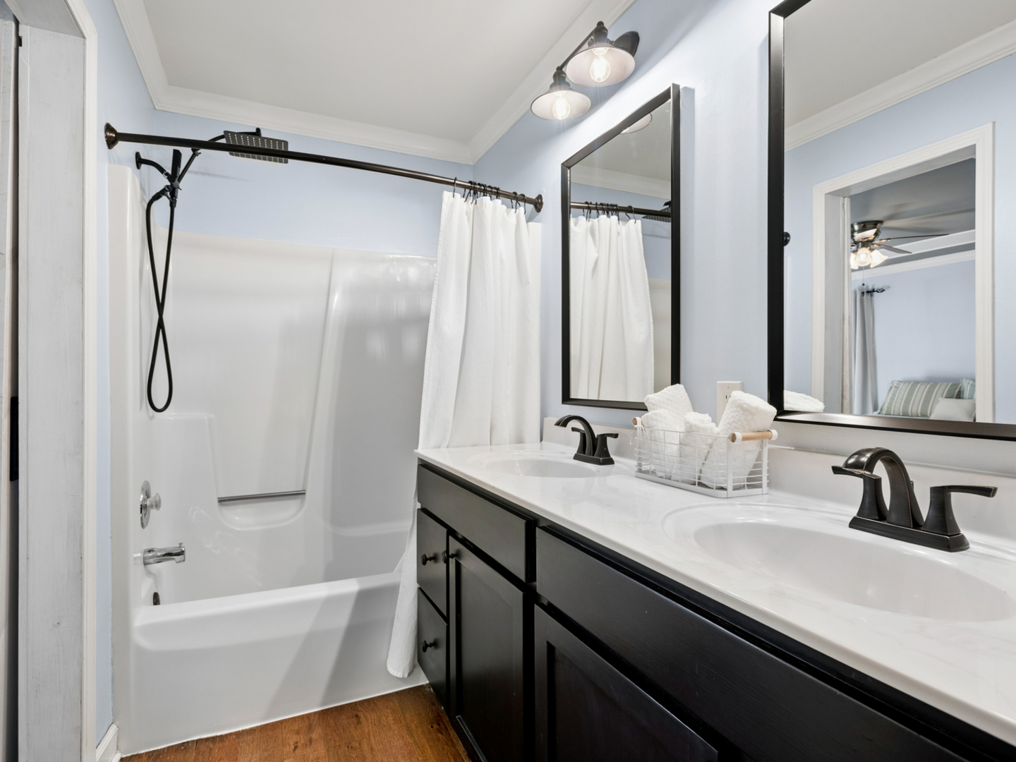 304 N SYCAMORE Lane, North Aurora, IL 60542