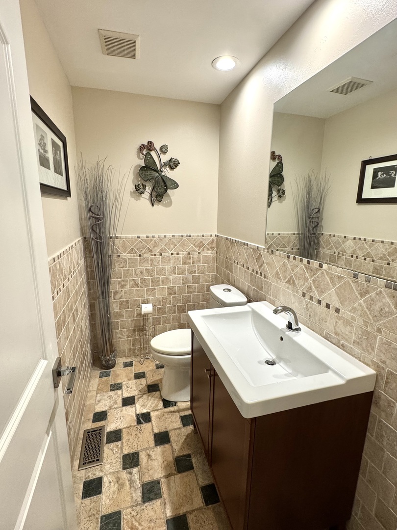 1009 Arbor Court, Mount Prospect, IL 60056