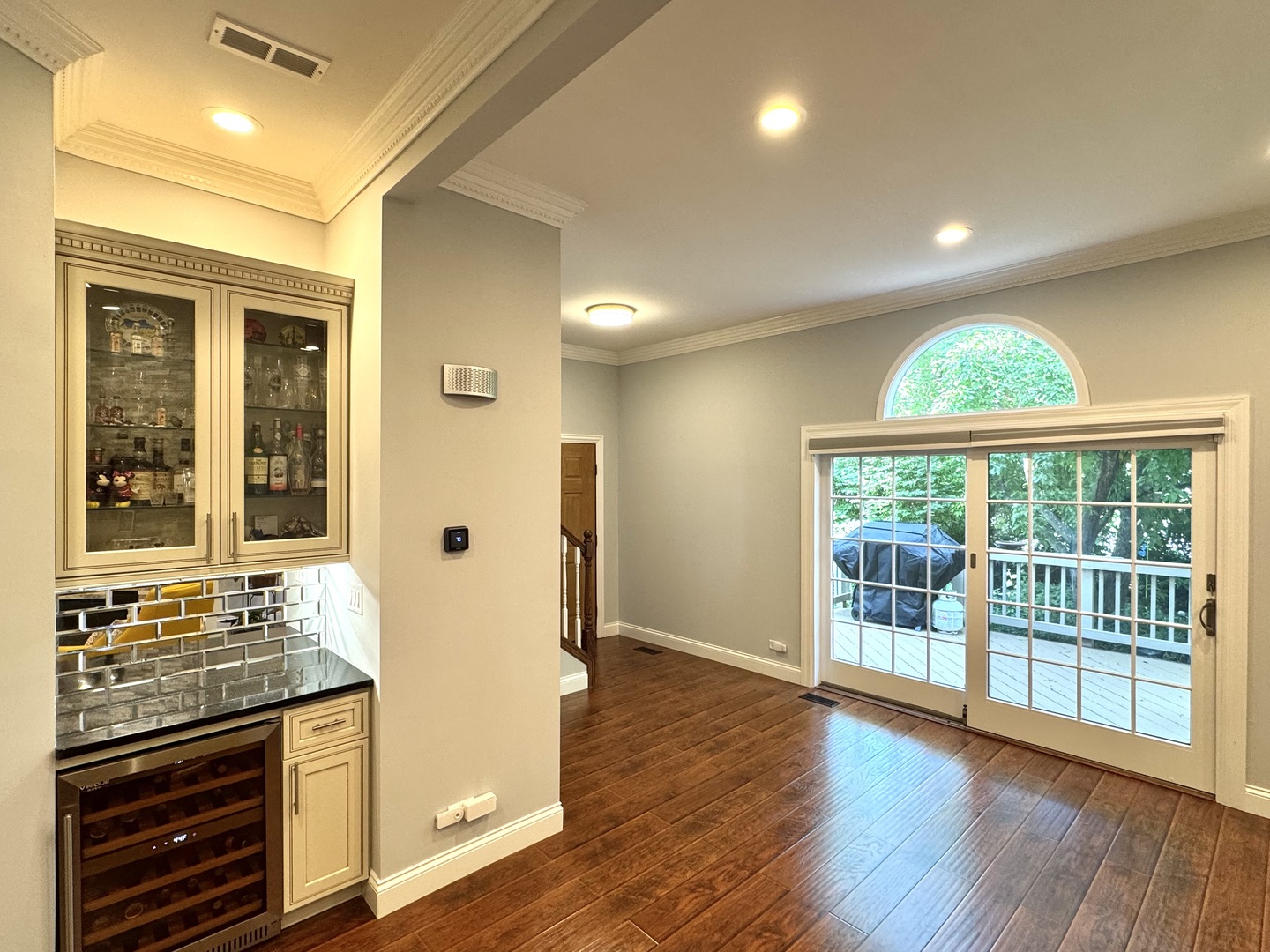 1009 Arbor Court, Mount Prospect, IL 60056