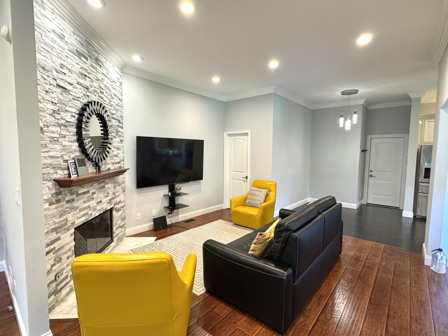 1009 Arbor Court, Mount Prospect, IL 60056