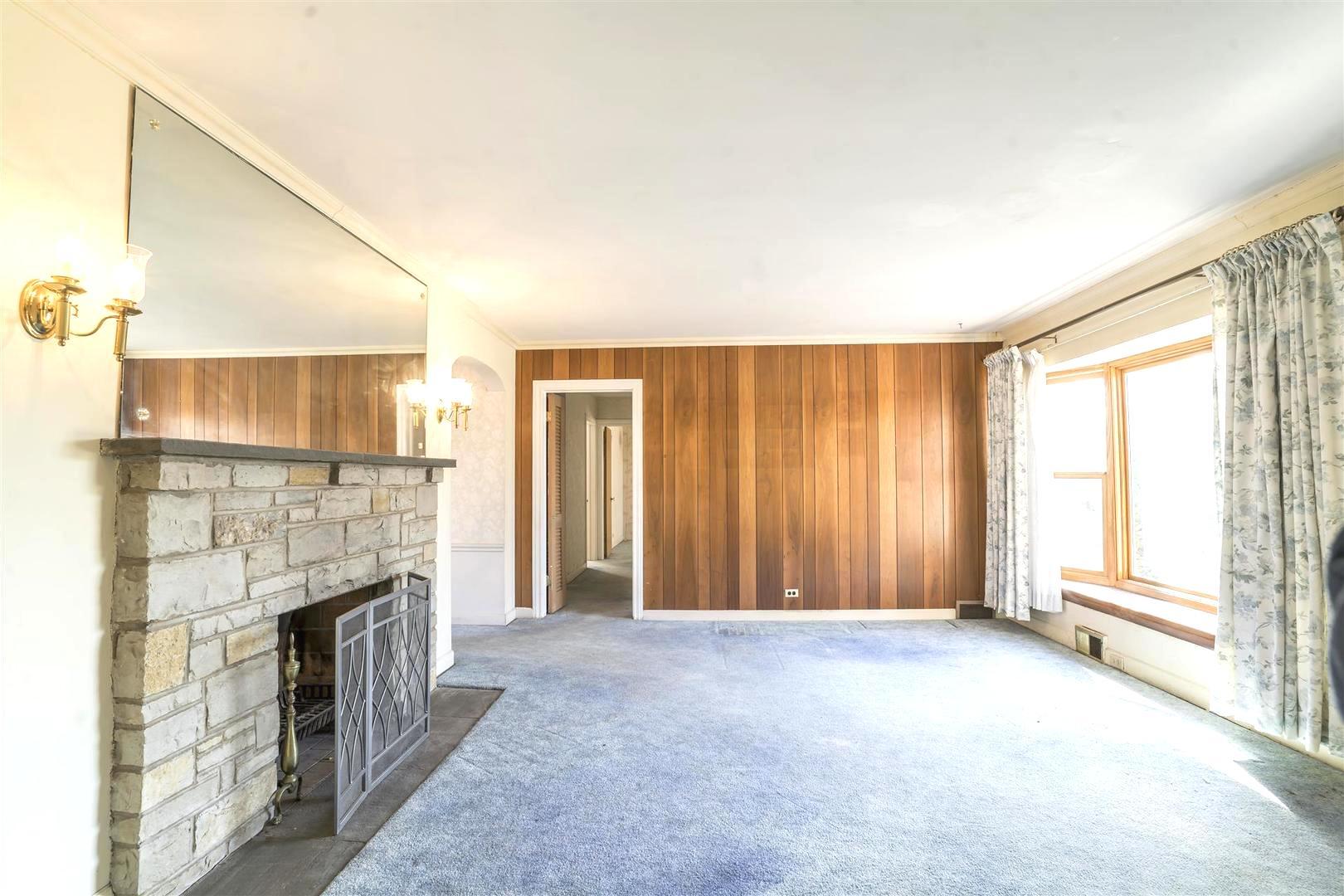 155 Cornell Avenue, Des Plaines, IL 60016