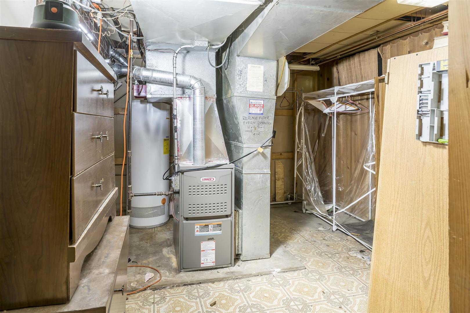 155 Cornell Avenue, Des Plaines, IL 60016