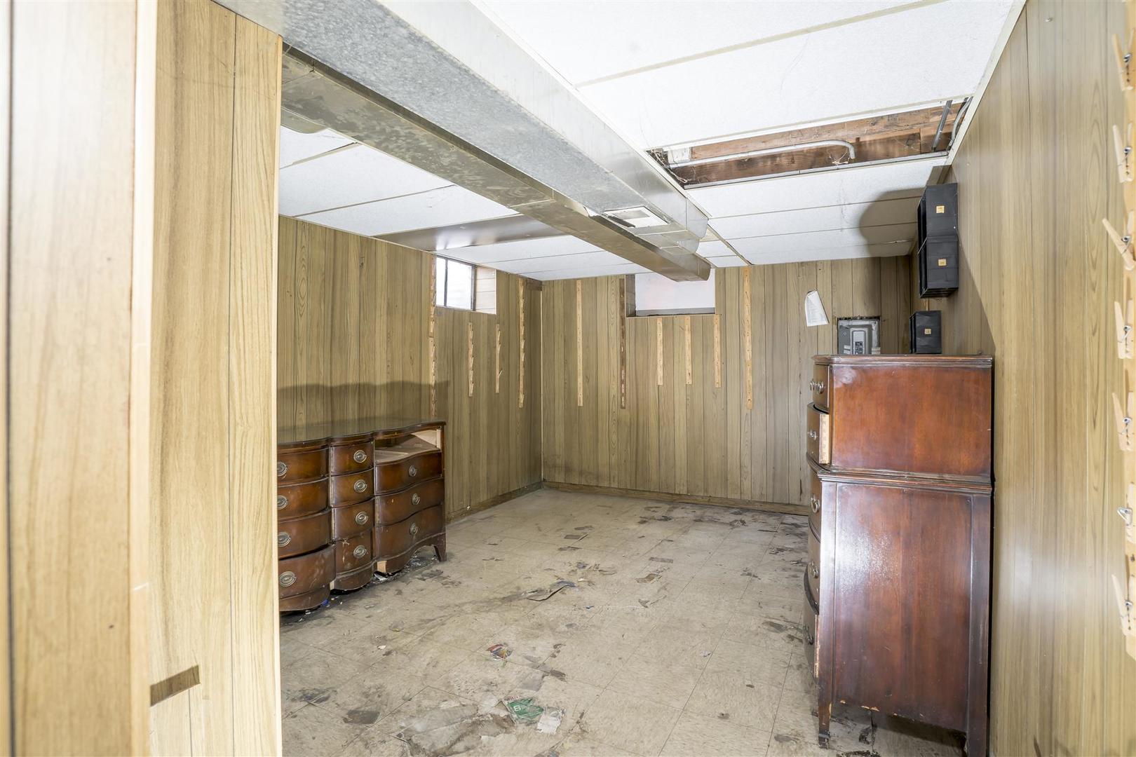 155 Cornell Avenue, Des Plaines, IL 60016