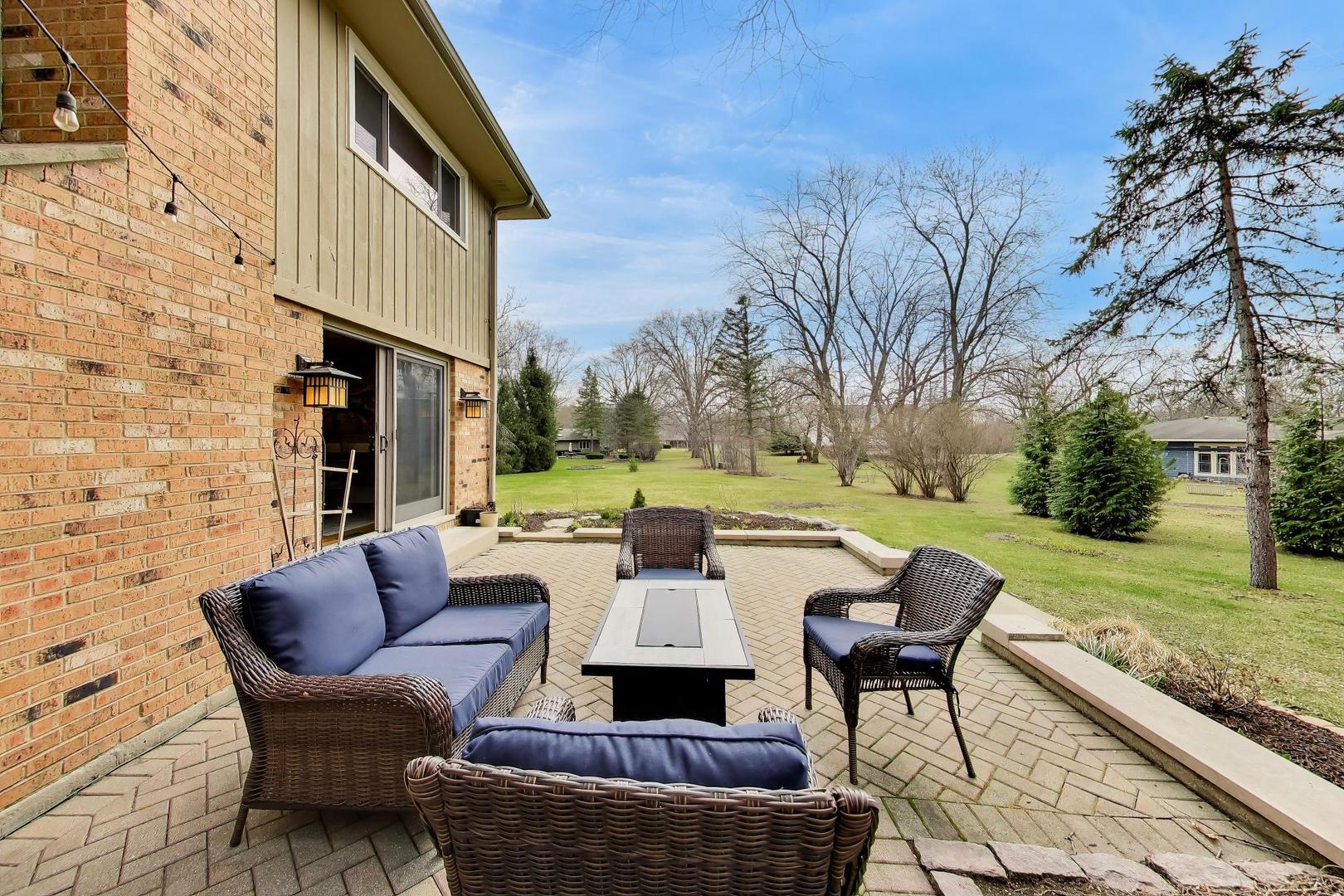 1 Aberdeen Road, Hawthorn Woods, IL 60047