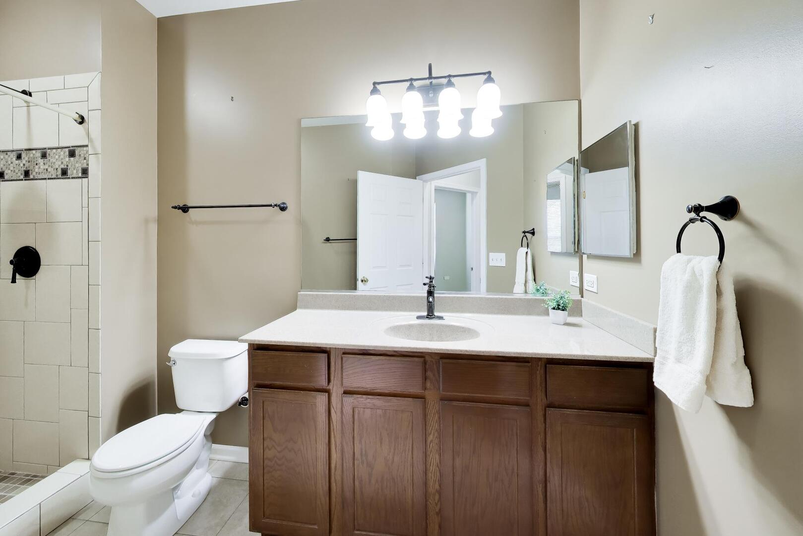 985 Oak Ridge Boulevard, Elgin, IL 60120