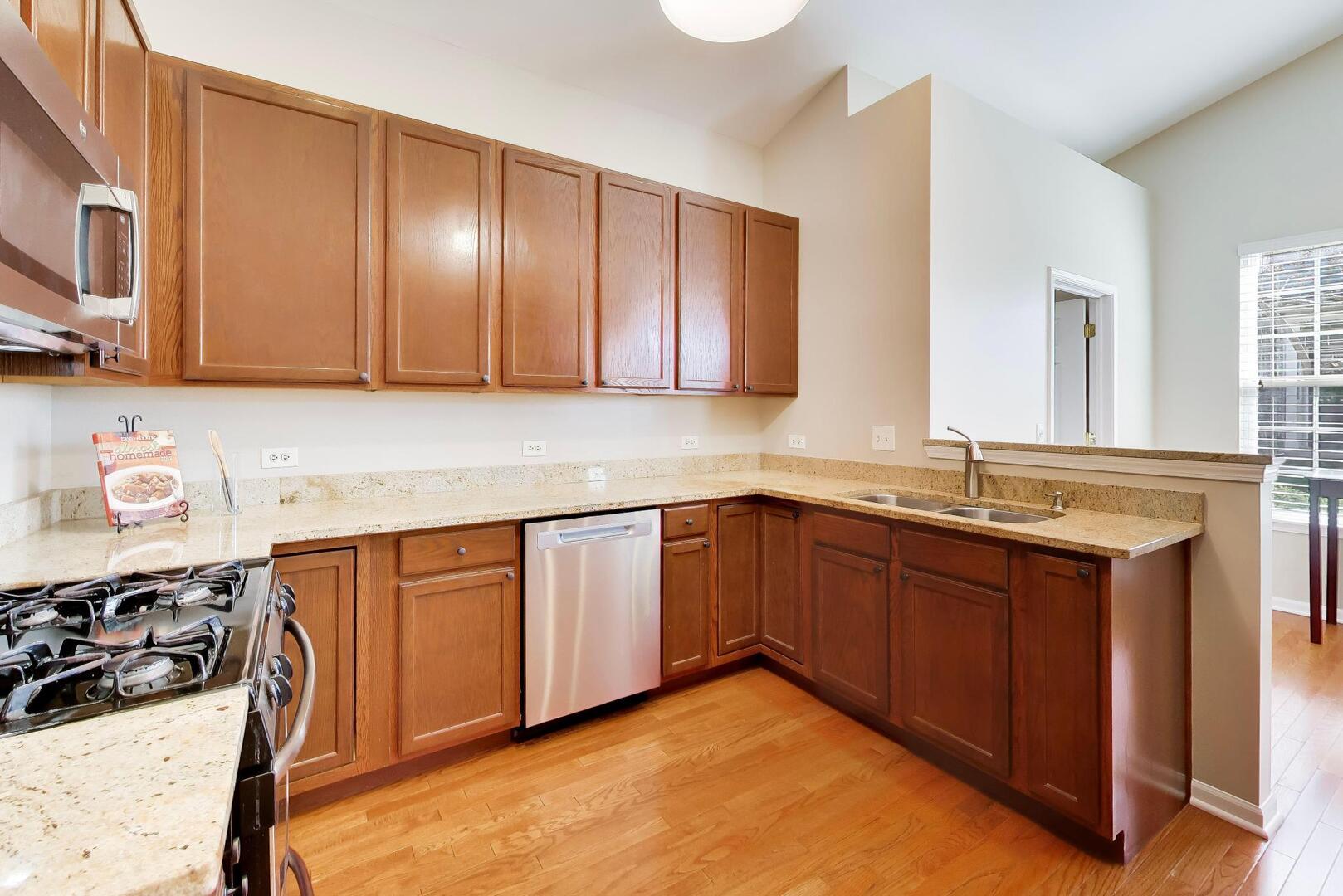 985 Oak Ridge Boulevard, Elgin, IL 60120