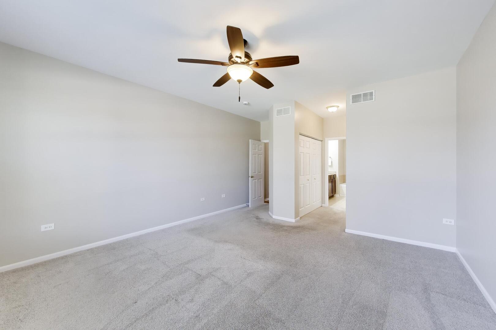 985 Oak Ridge Boulevard, Elgin, IL 60120