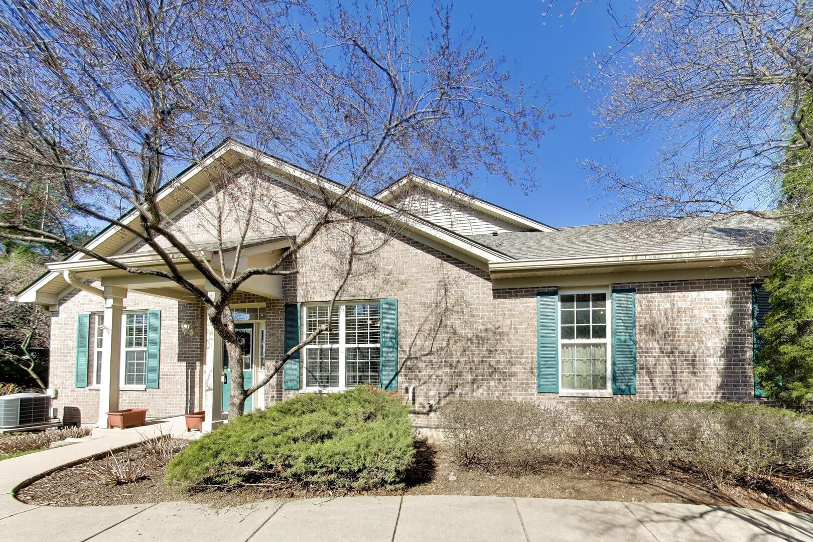 985 Oak Ridge Boulevard, Elgin, IL 60120