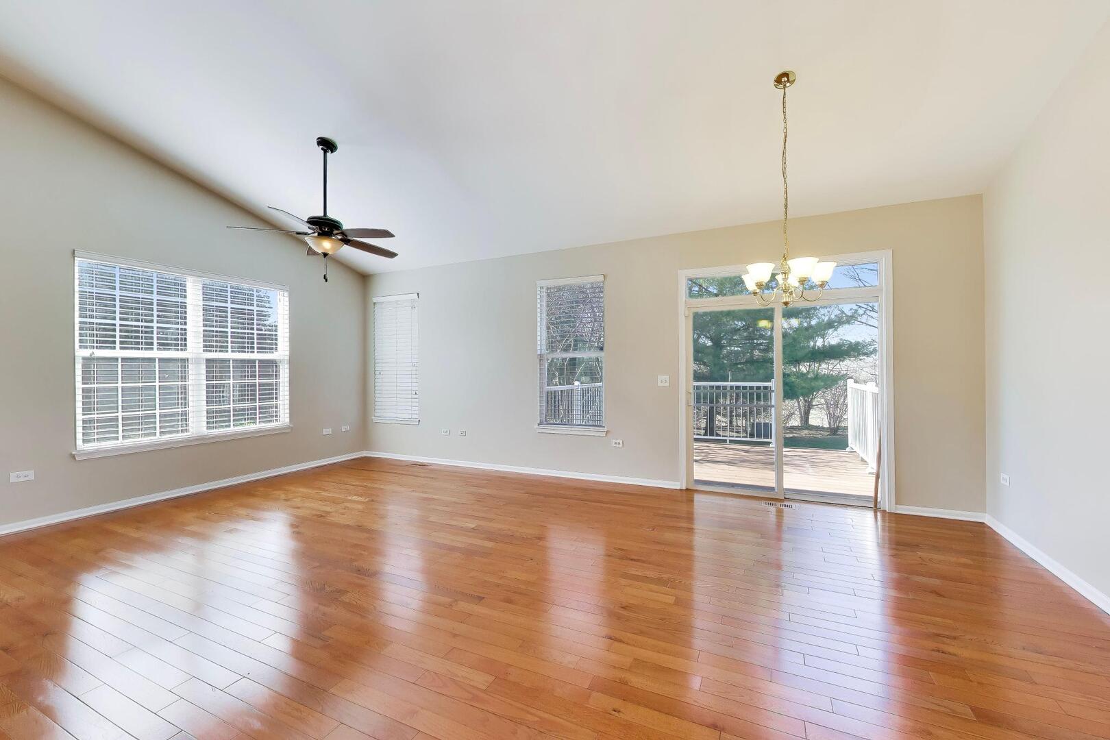 985 Oak Ridge Boulevard, Elgin, IL 60120