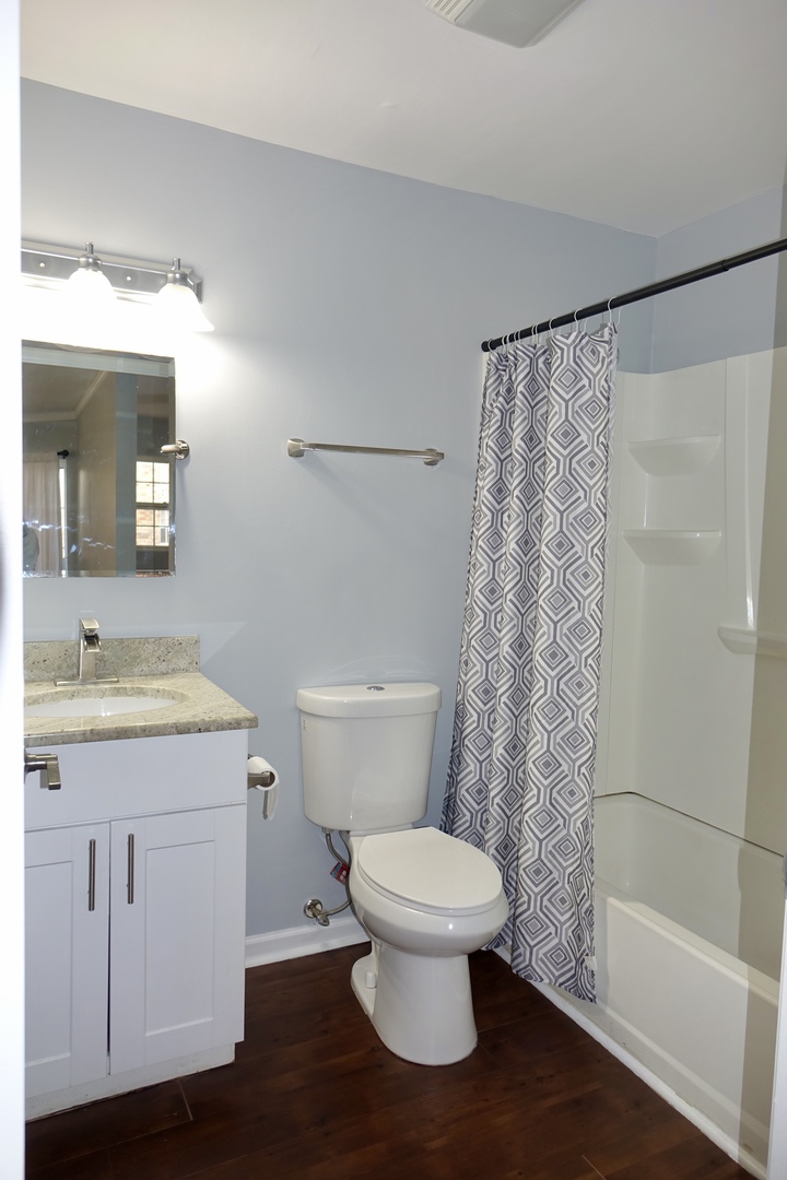 1520 W Sand Bar Court #1C, Round Lake Beach, IL 60073