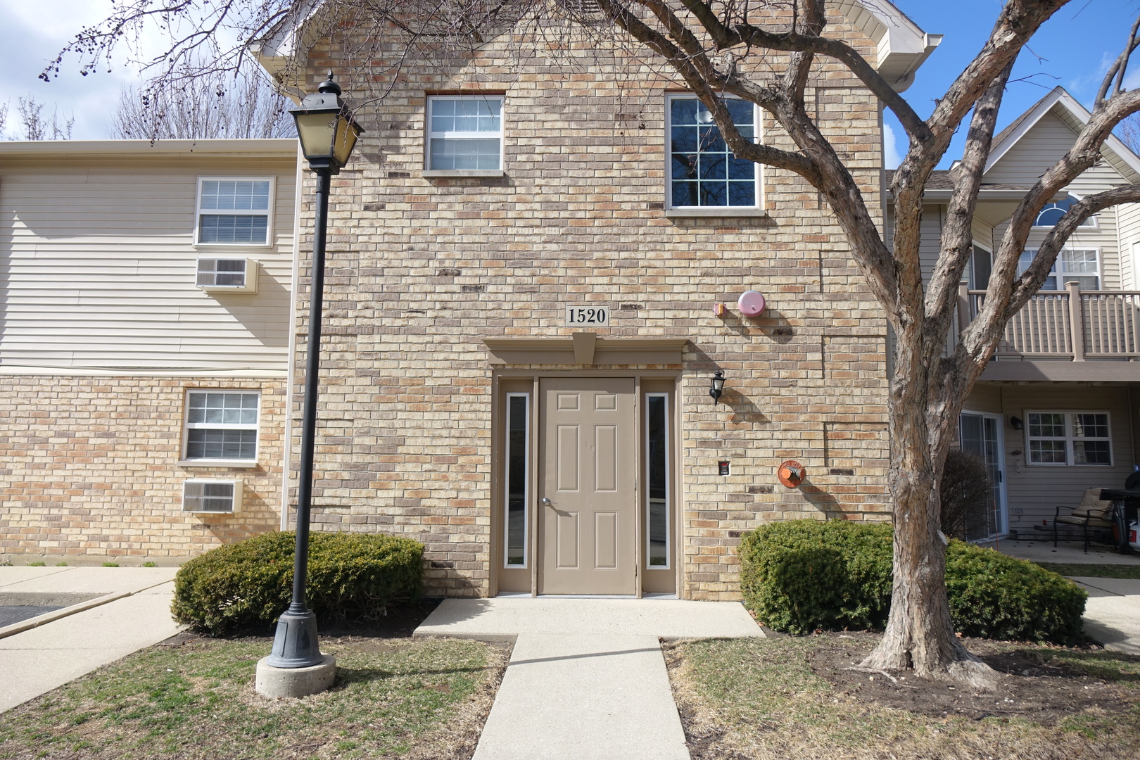 1520 W Sand Bar Court #1C, Round Lake Beach, IL 60073
