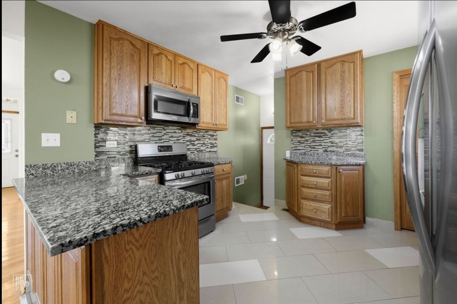 105 E Red Oak Avenue, Bensenville, IL 60106