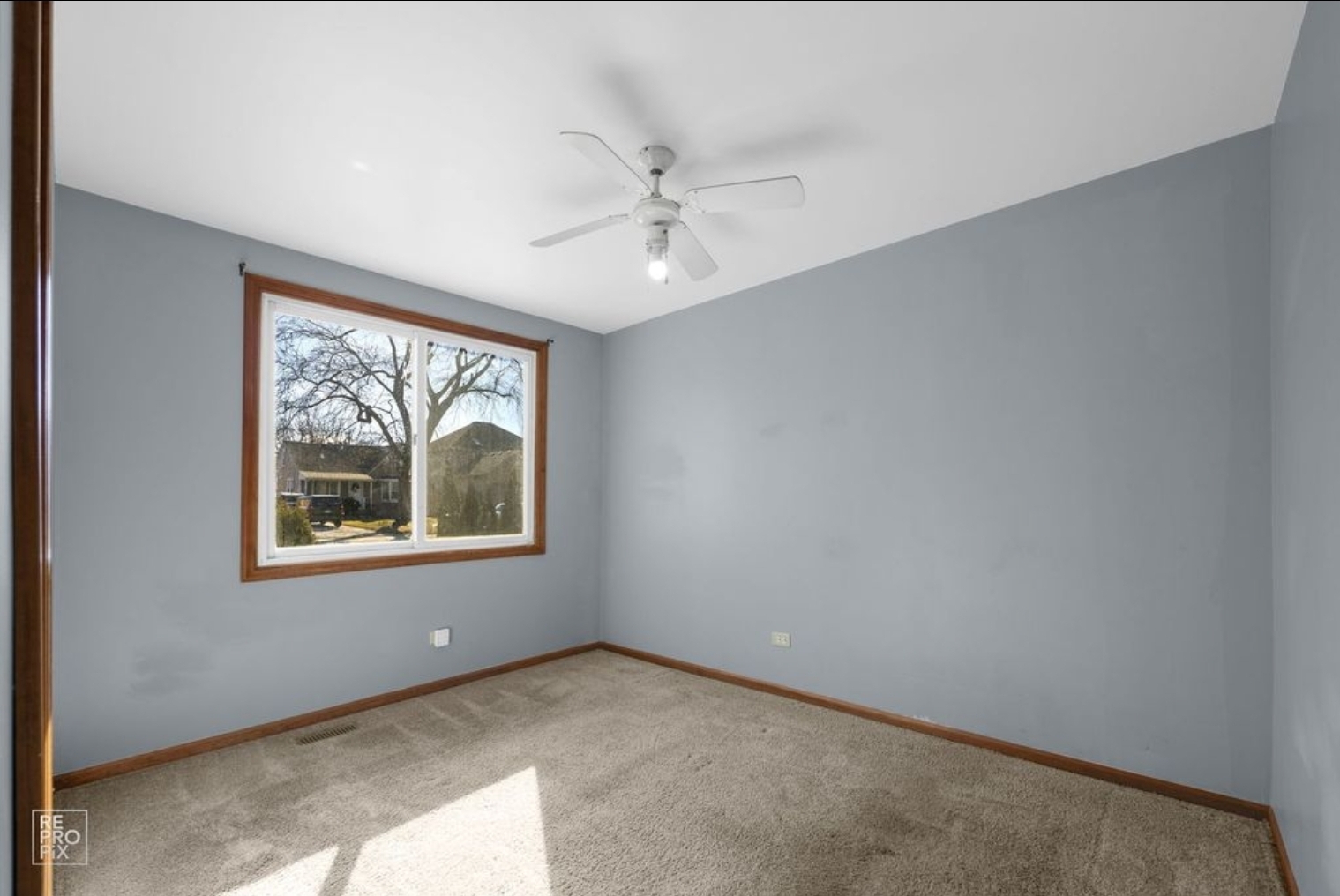 105 E Red Oak Avenue, Bensenville, IL 60106