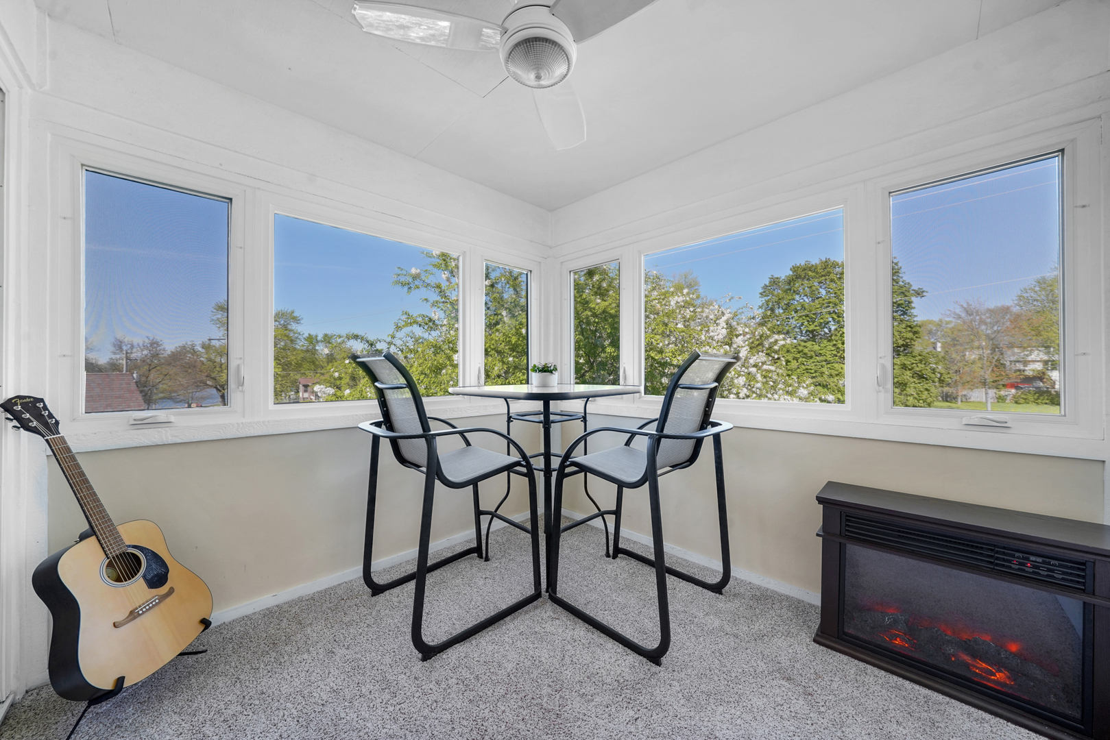 417 Lake Shore Boulevard, Wauconda, IL 60084