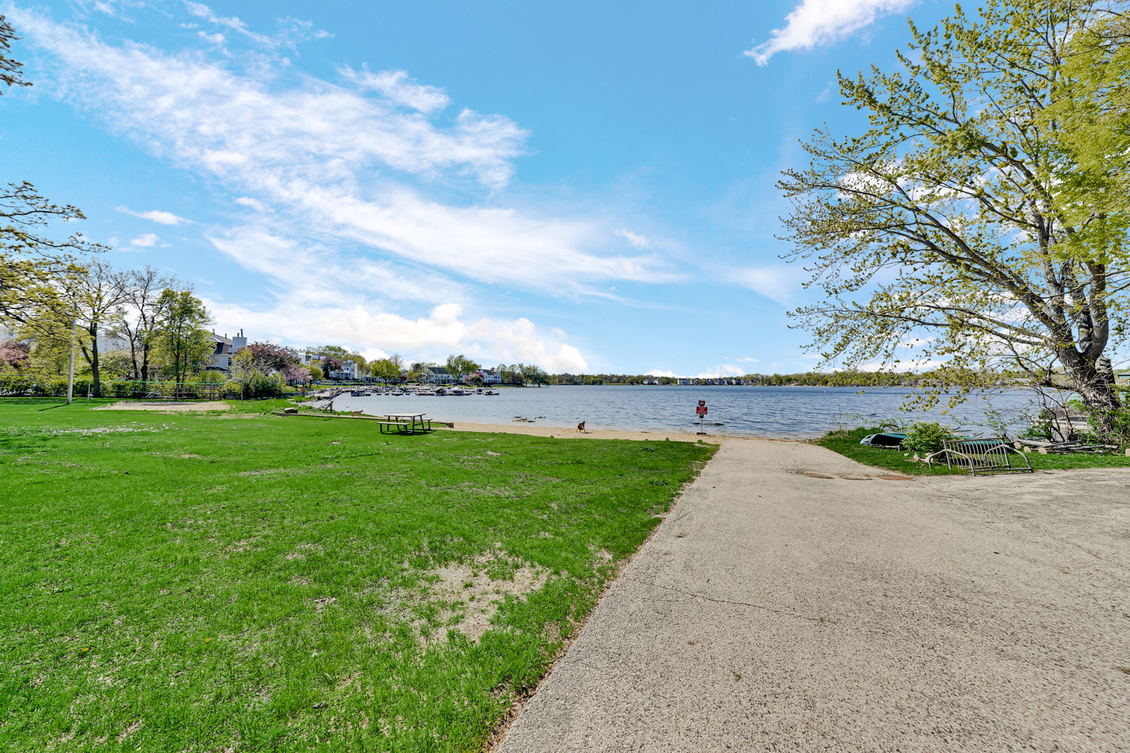 417 Lake Shore Boulevard, Wauconda, IL 60084