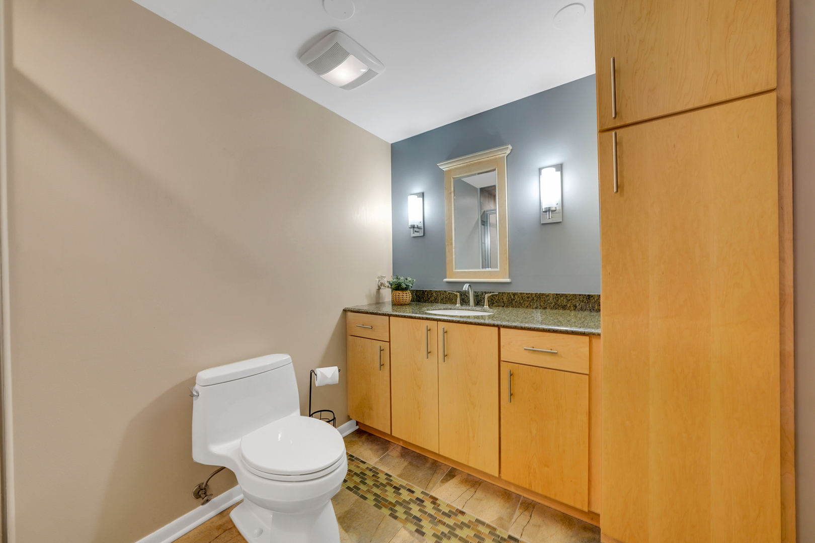 417 Lake Shore Boulevard, Wauconda, IL 60084