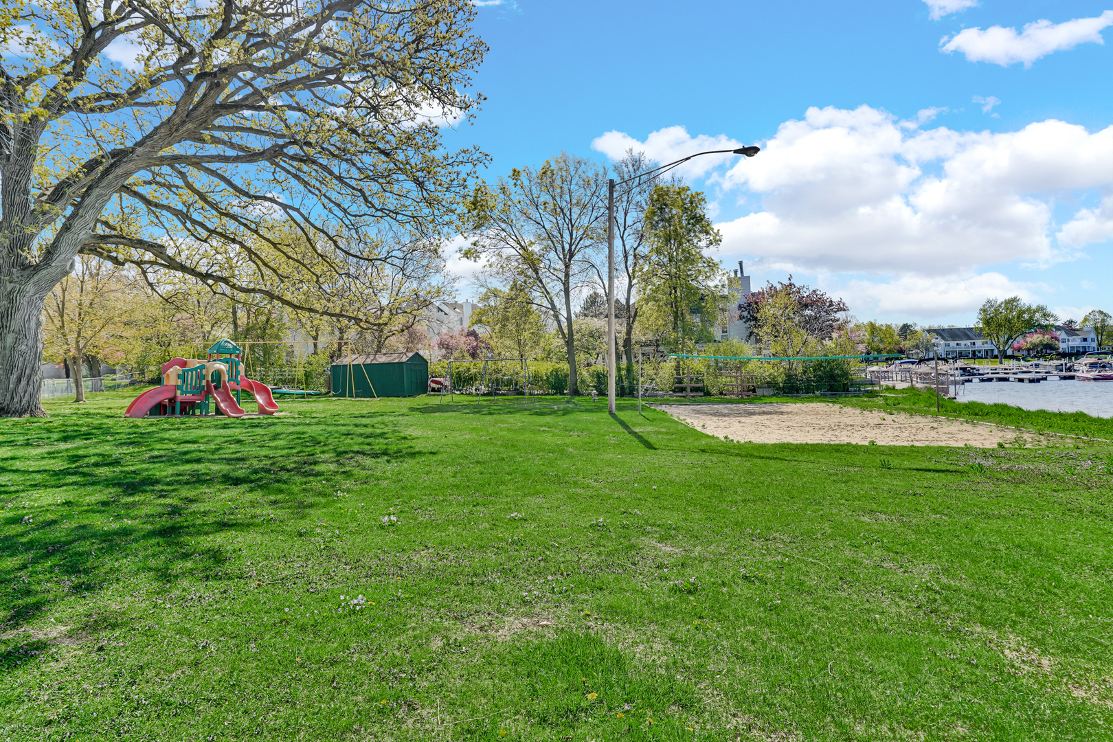 417 Lake Shore Boulevard, Wauconda, IL 60084