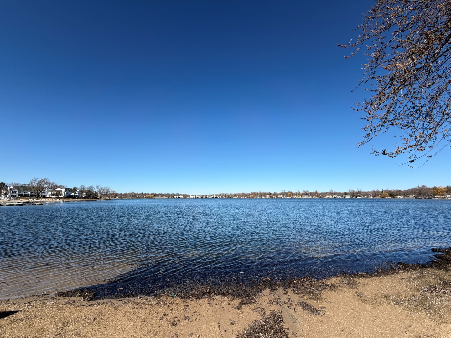 417 Lake Shore Boulevard, Wauconda, IL 60084