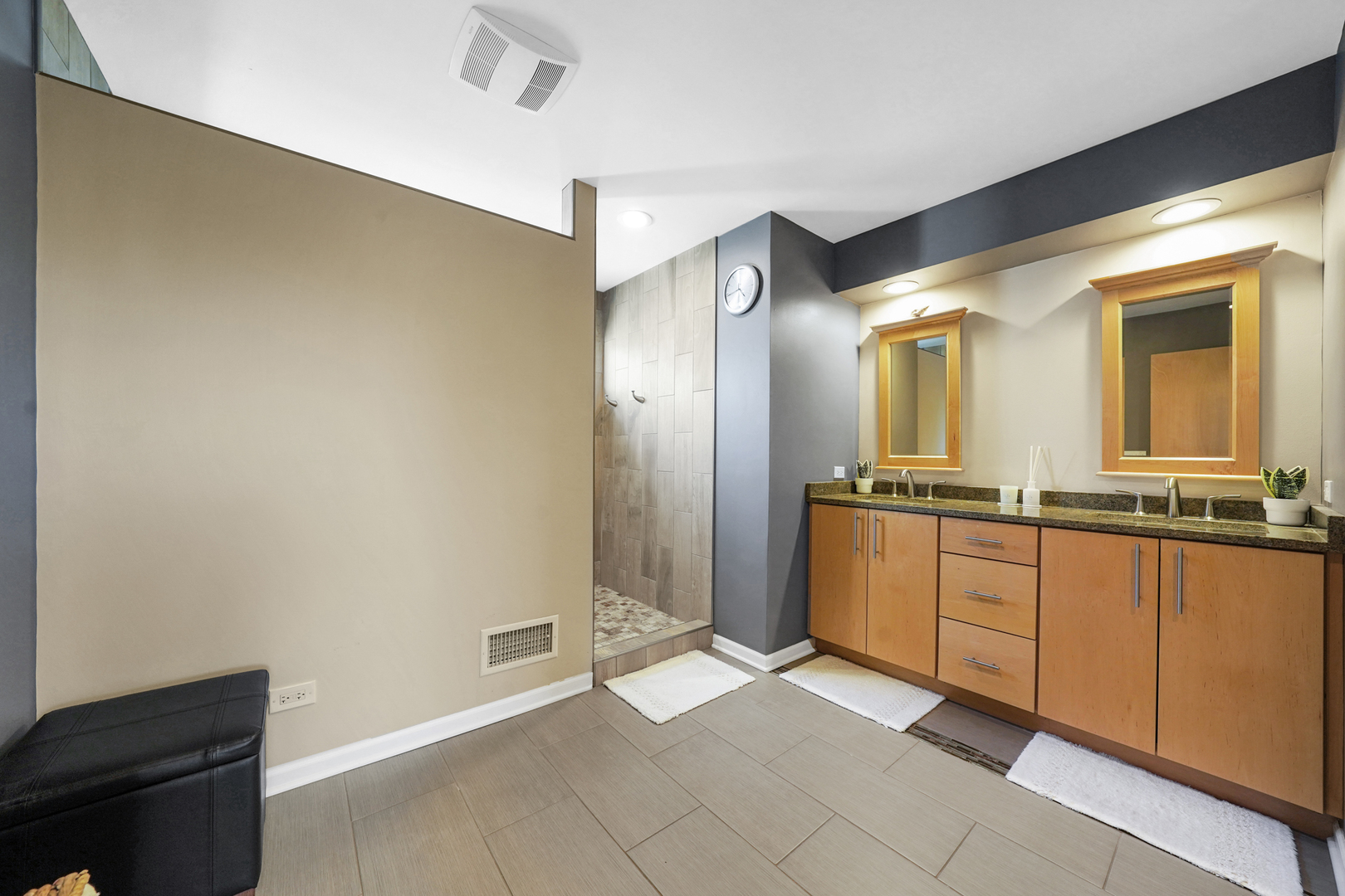 417 Lake Shore Boulevard, Wauconda, IL 60084