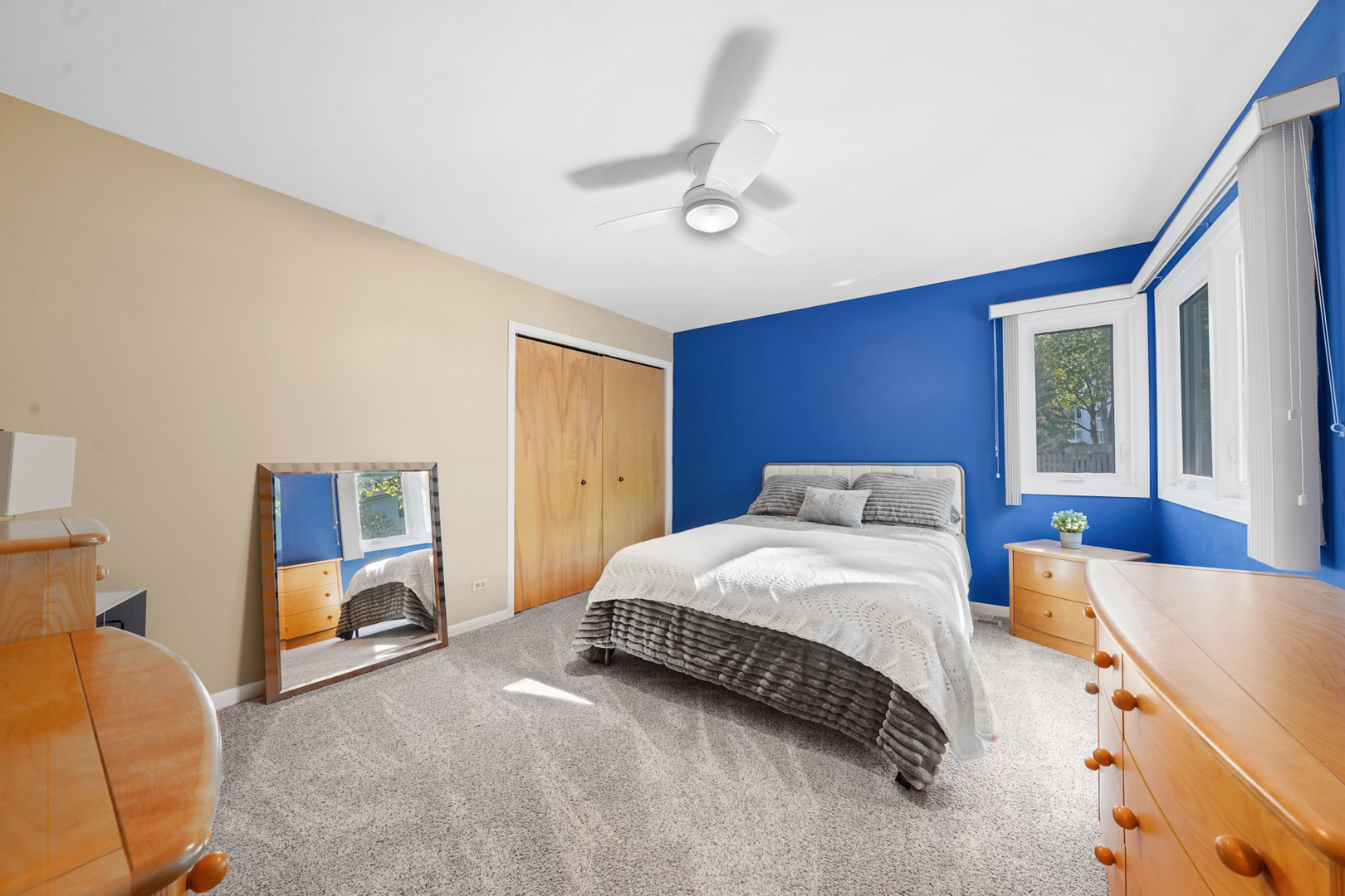 417 Lake Shore Boulevard, Wauconda, IL 60084