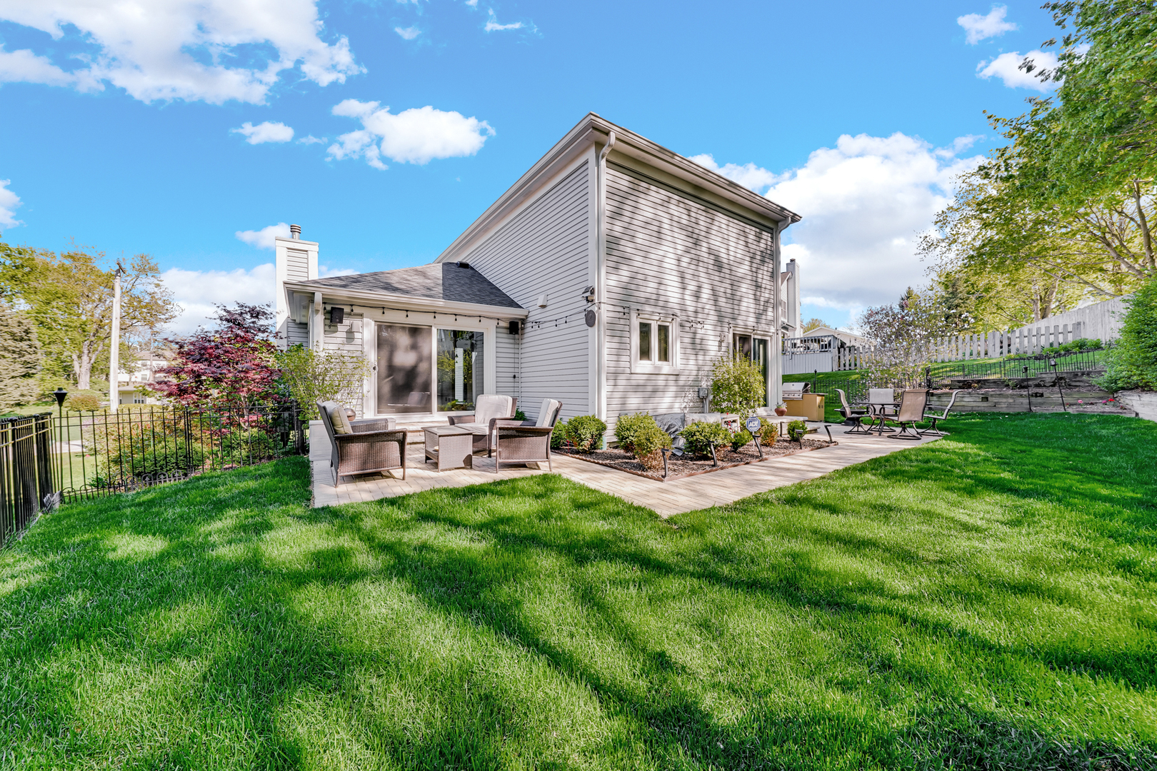 417 Lake Shore Boulevard, Wauconda, IL 60084