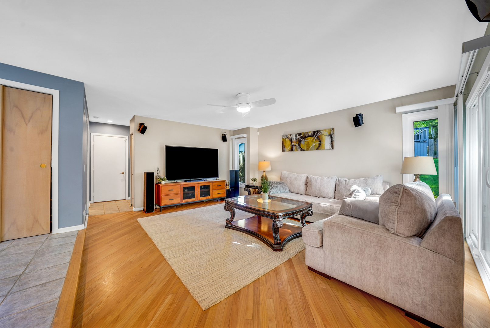 417 Lake Shore Boulevard, Wauconda, IL 60084