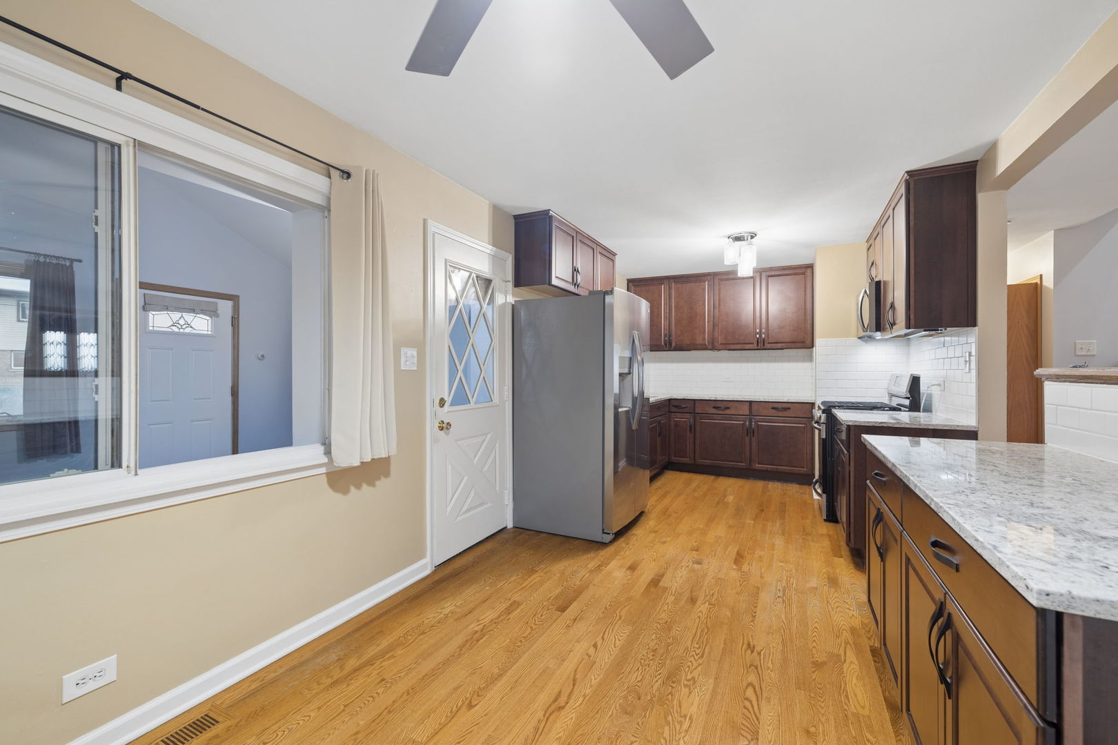 9136 Pembroke Lane, Bridgeview, IL 60455