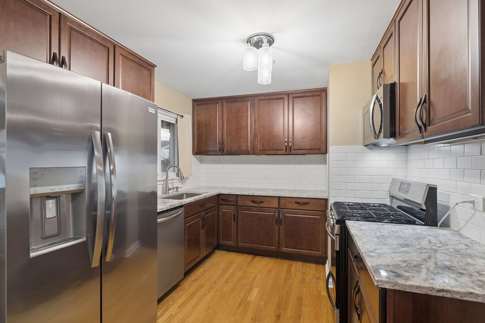 9136 Pembroke Lane, Bridgeview, IL 60455