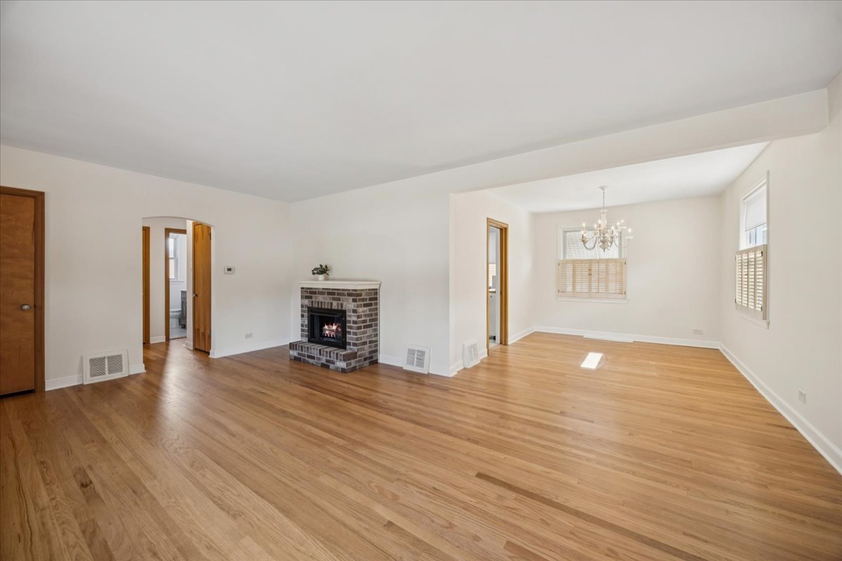 1803 Balmoral Avenue, Westchester, IL 60154