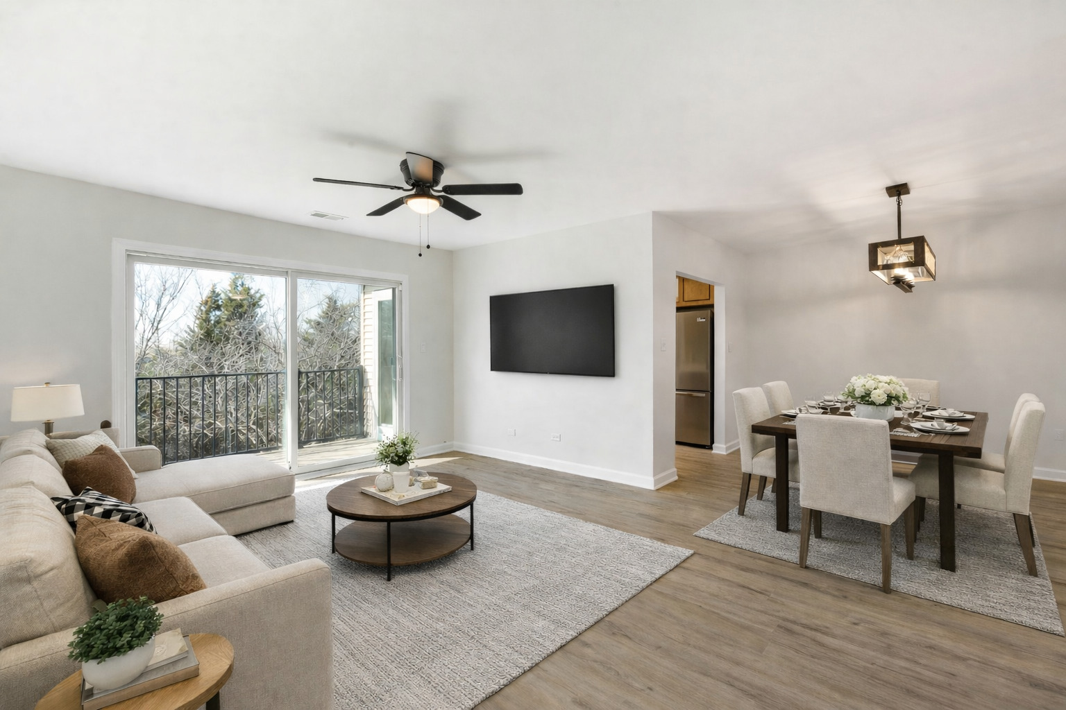 7000 Sussex Court #204, Woodridge, IL 60517