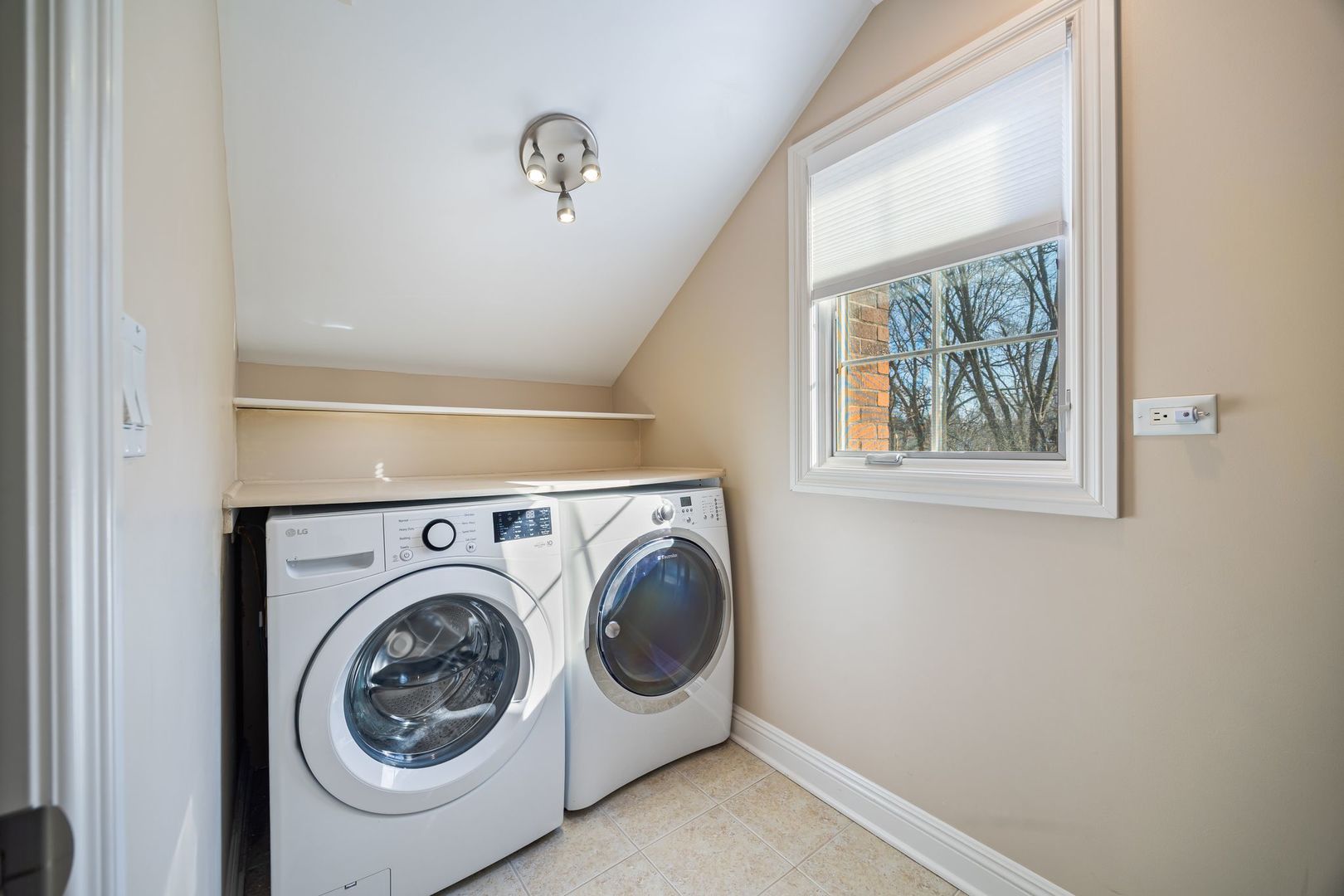 38 Ferndale Road, Deer Park, IL 60010