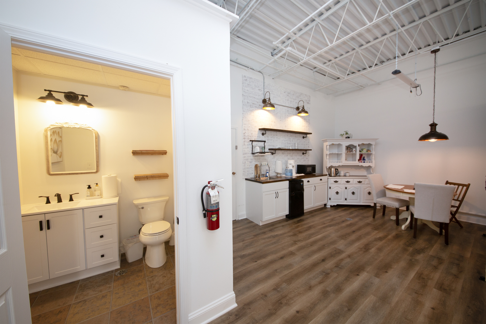 1000 N Rand Road #202, Wauconda, IL 60084