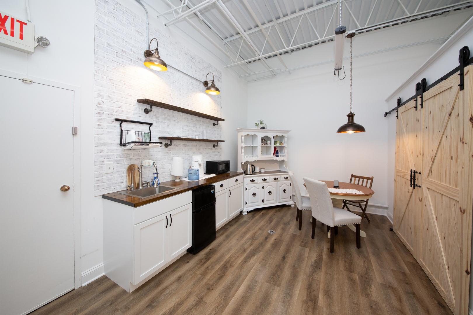 1000 N Rand Road #202, Wauconda, IL 60084