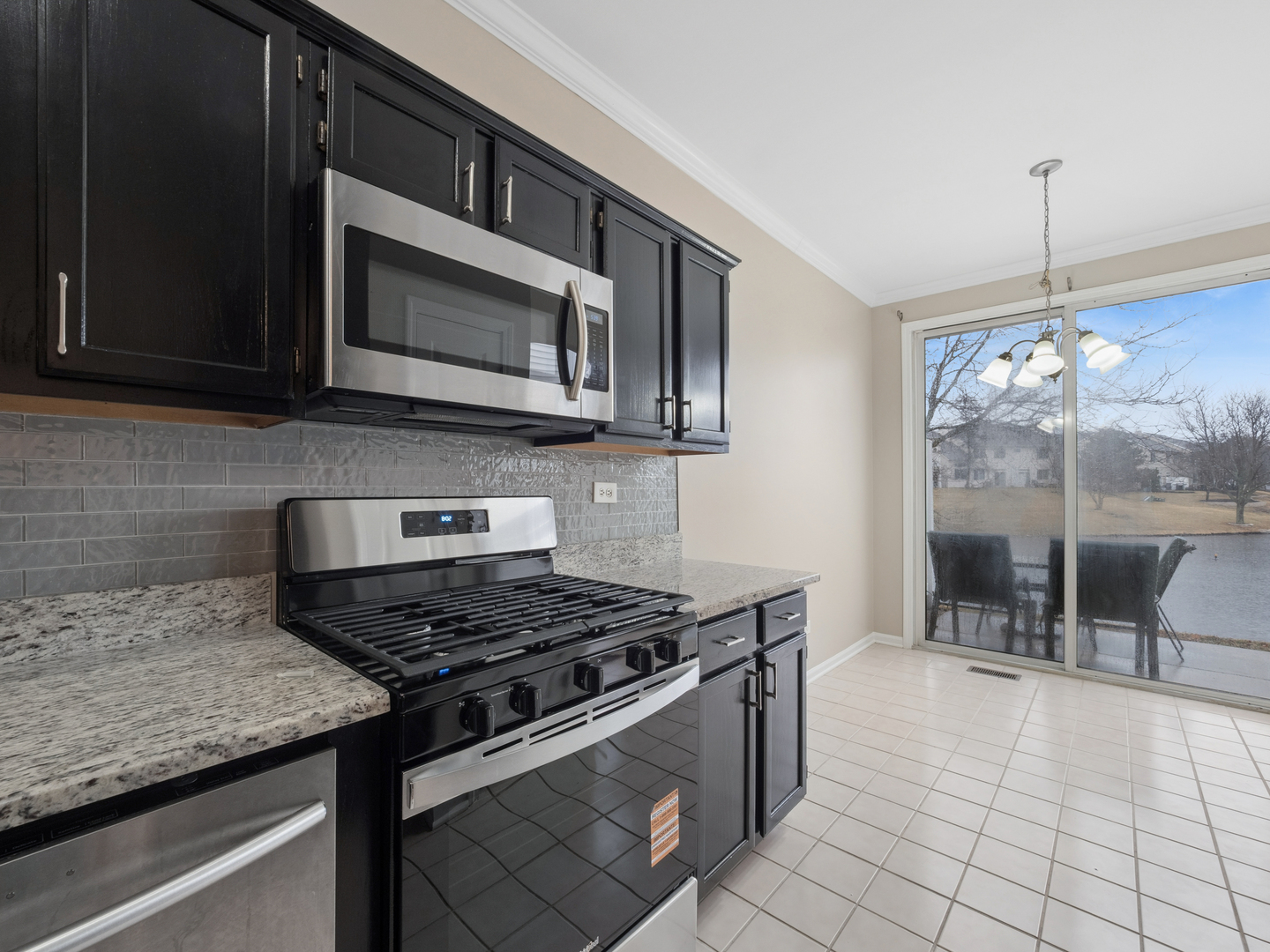 3039 Autumn Lake Drive #3039, Aurora, IL 60504