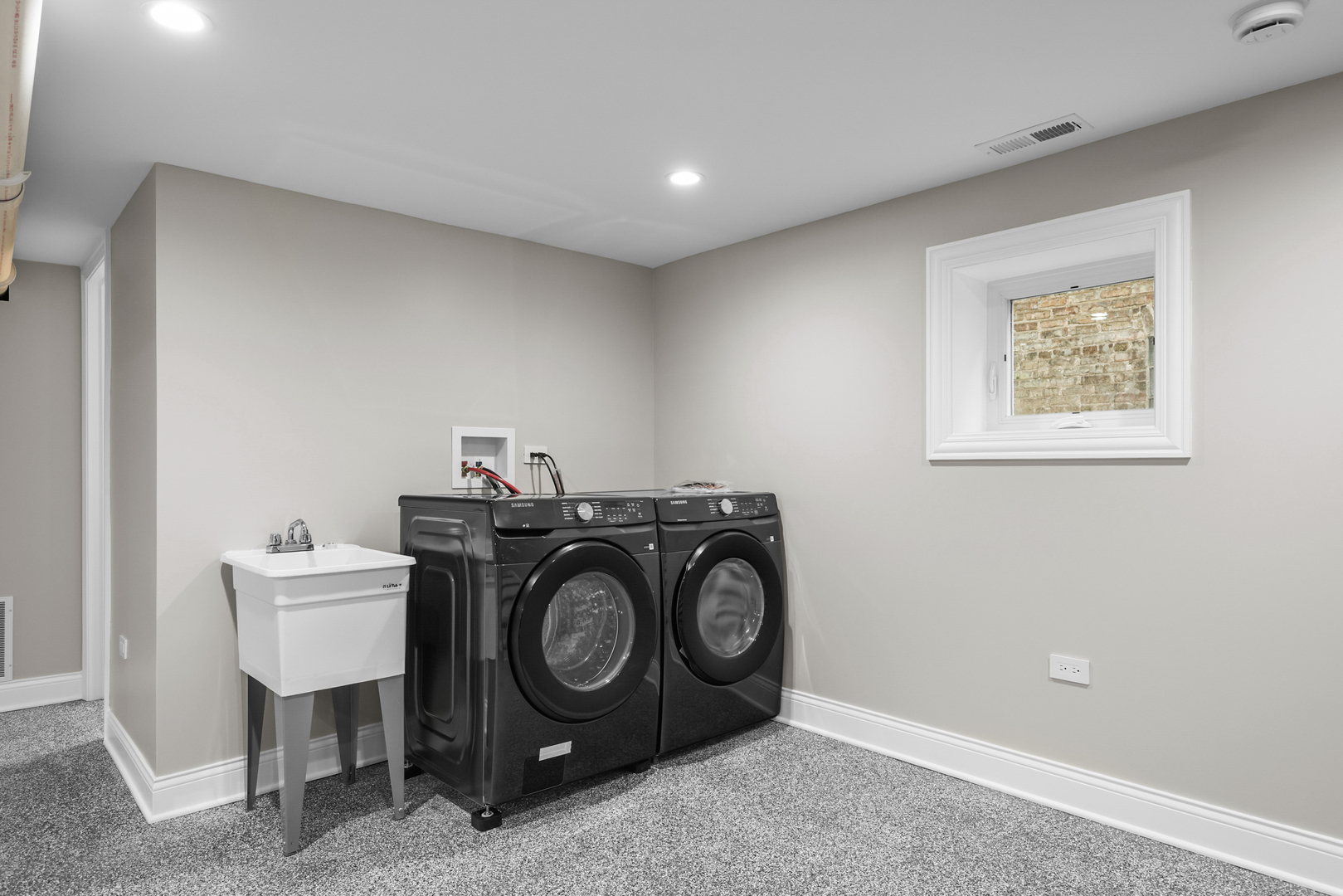 2304 N 76th Court, Elmwood Park, IL 60707