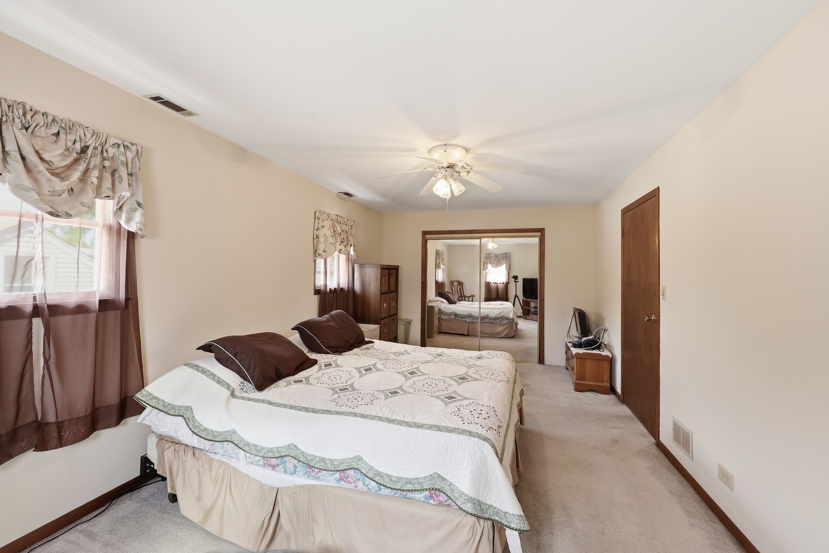 9637 Rutherford Avenue, Oak Lawn, IL 60453