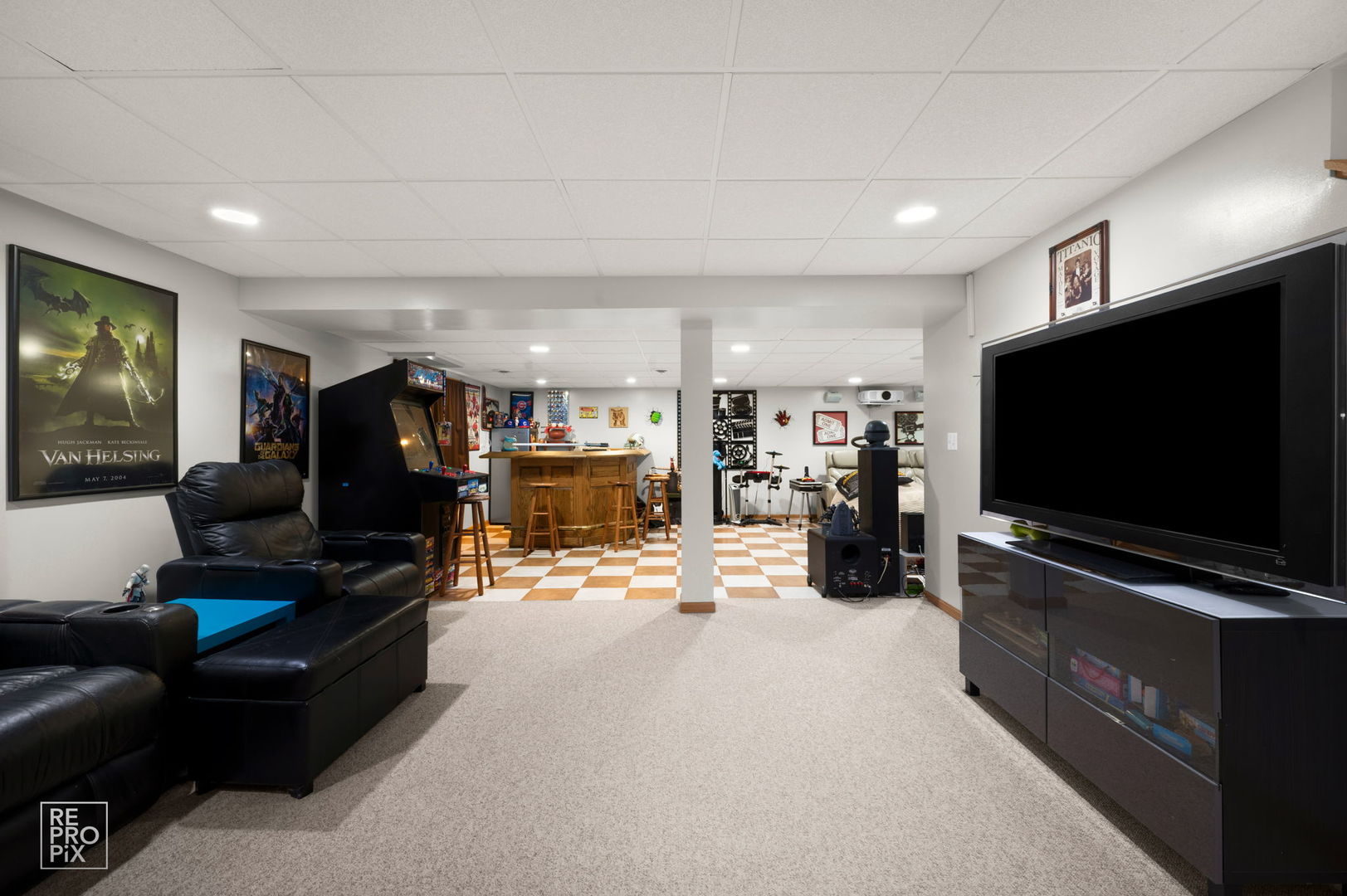 560 E Armitage Avenue, Addison, IL 60101