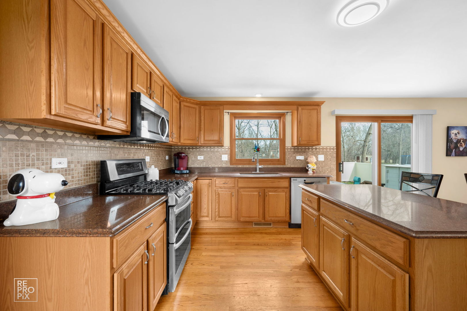 560 E Armitage Avenue, Addison, IL 60101