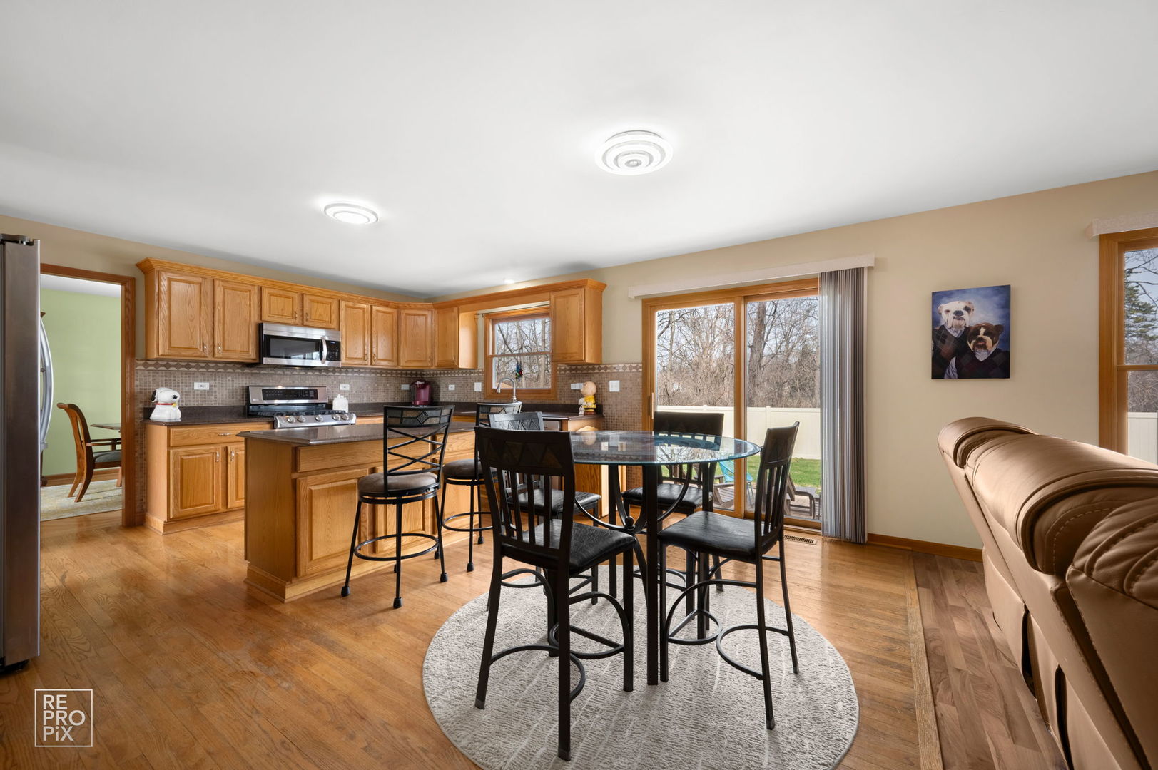 560 E Armitage Avenue, Addison, IL 60101