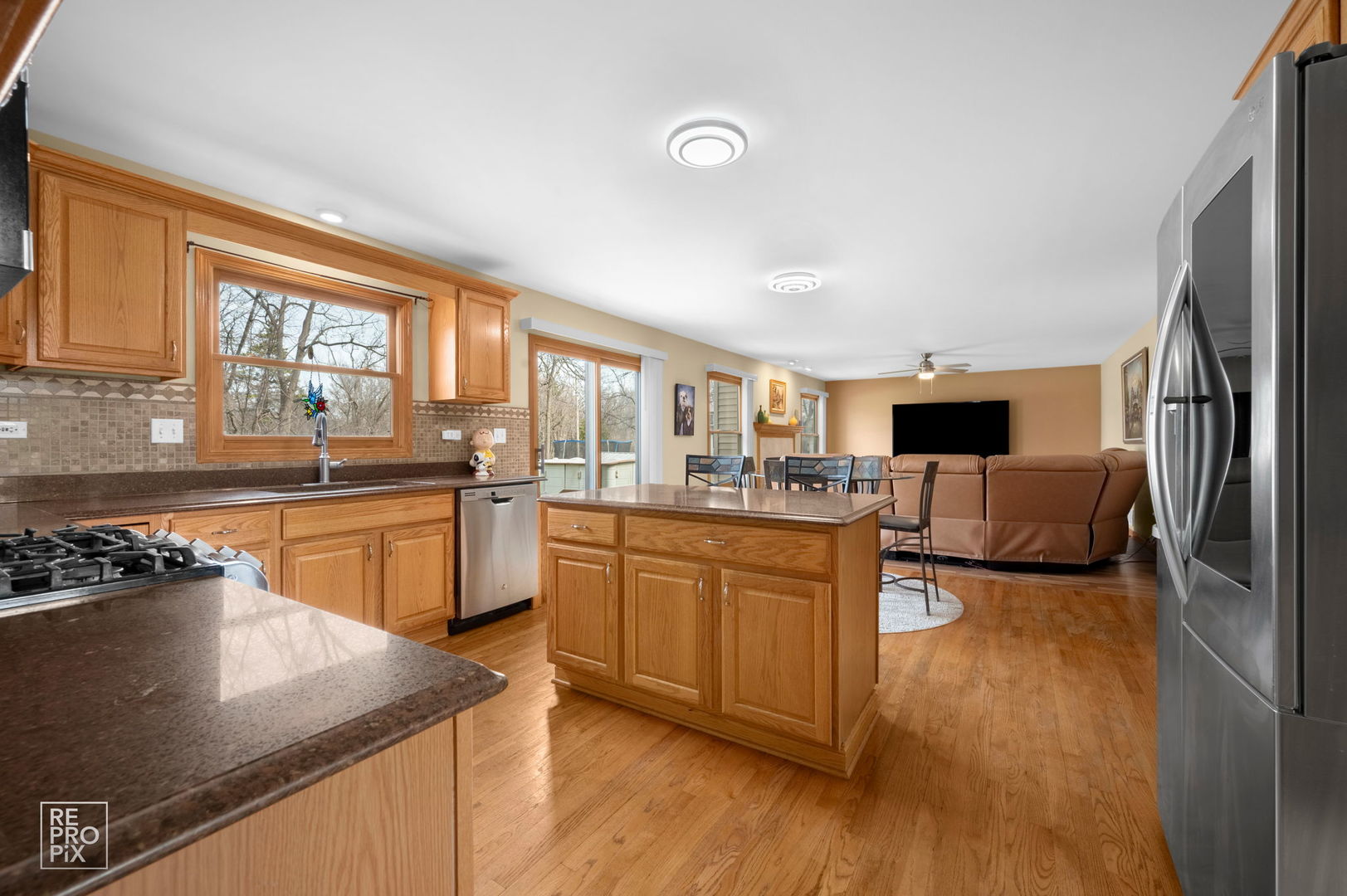 560 E Armitage Avenue, Addison, IL 60101