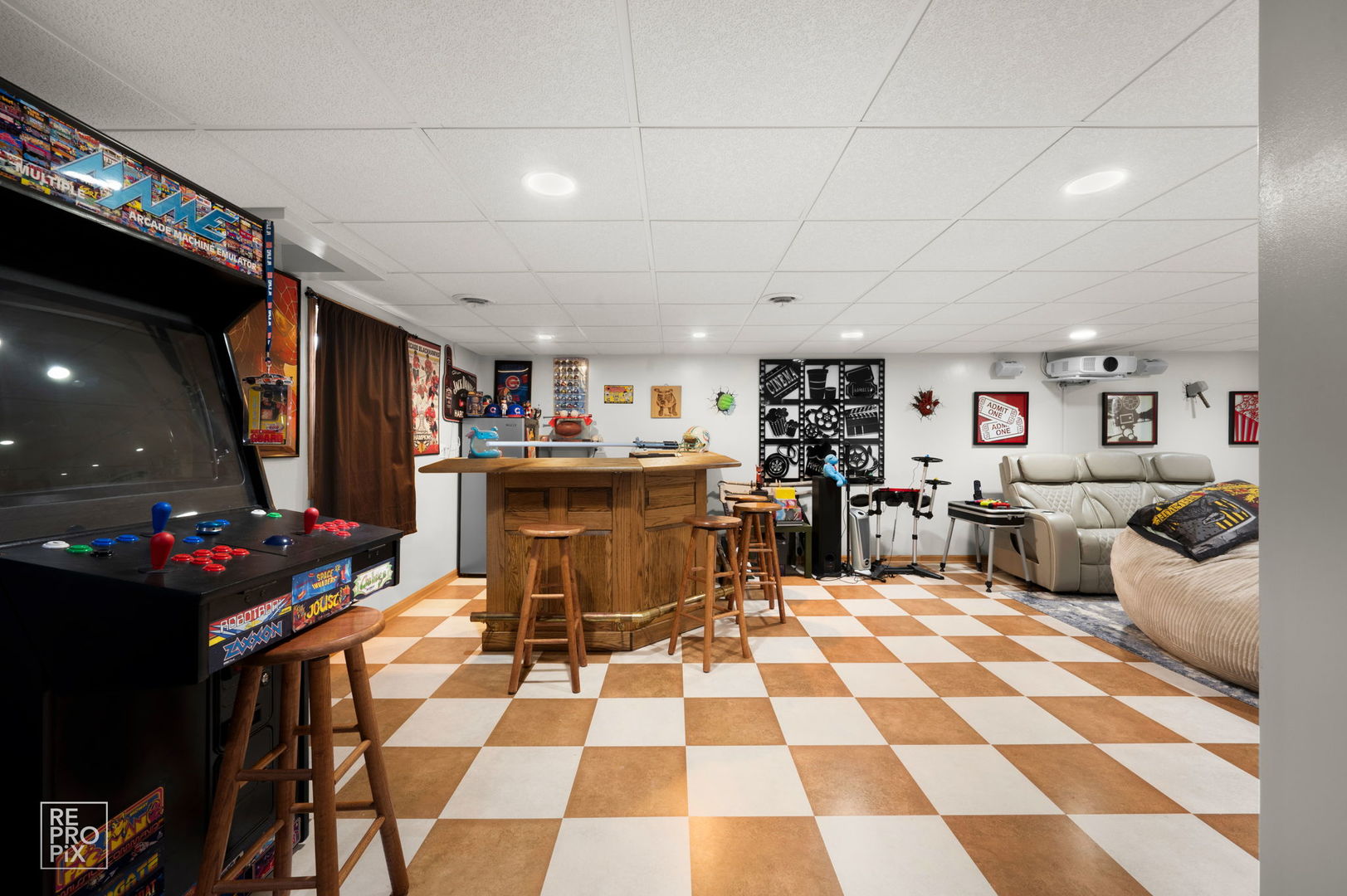 560 E Armitage Avenue, Addison, IL 60101