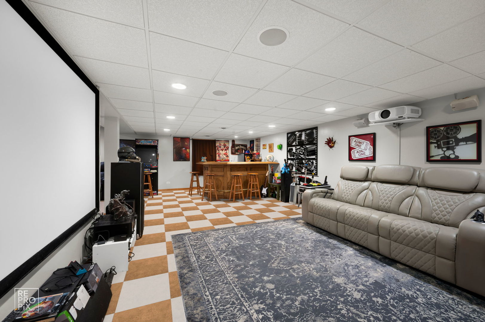 560 E Armitage Avenue, Addison, IL 60101