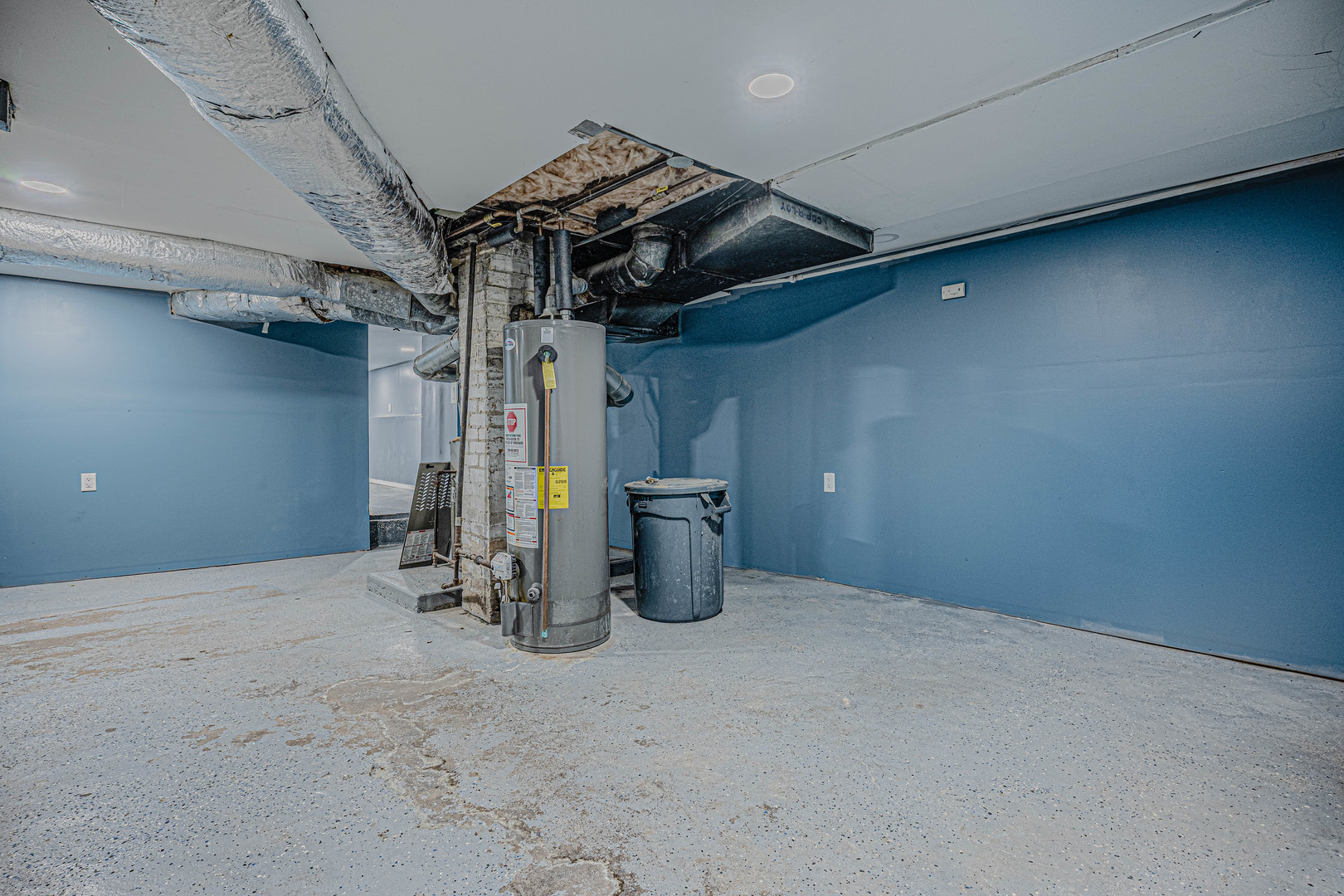 643 Wing Street, Elgin, IL 60123