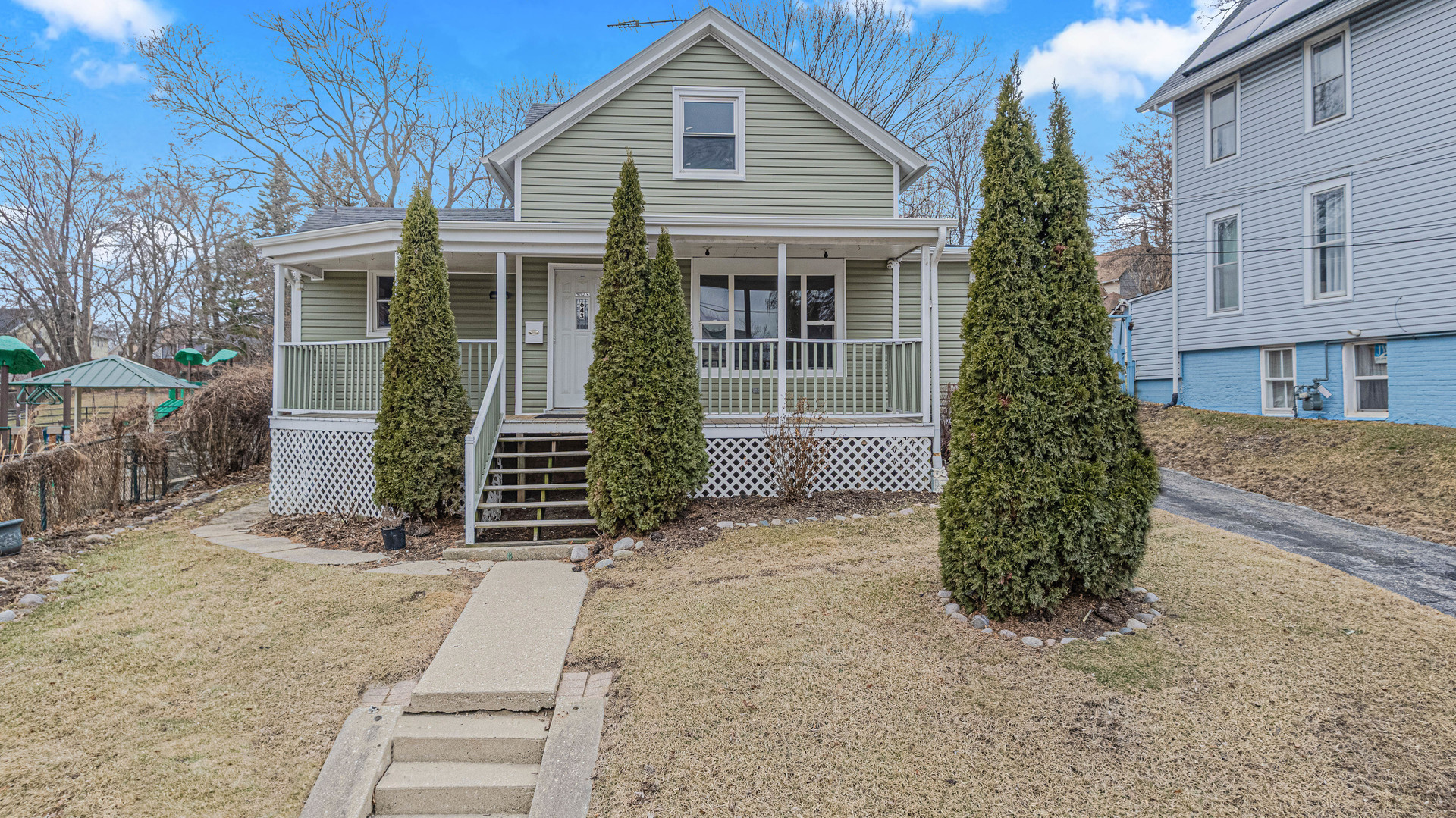 643 Wing Street, Elgin, IL 60123