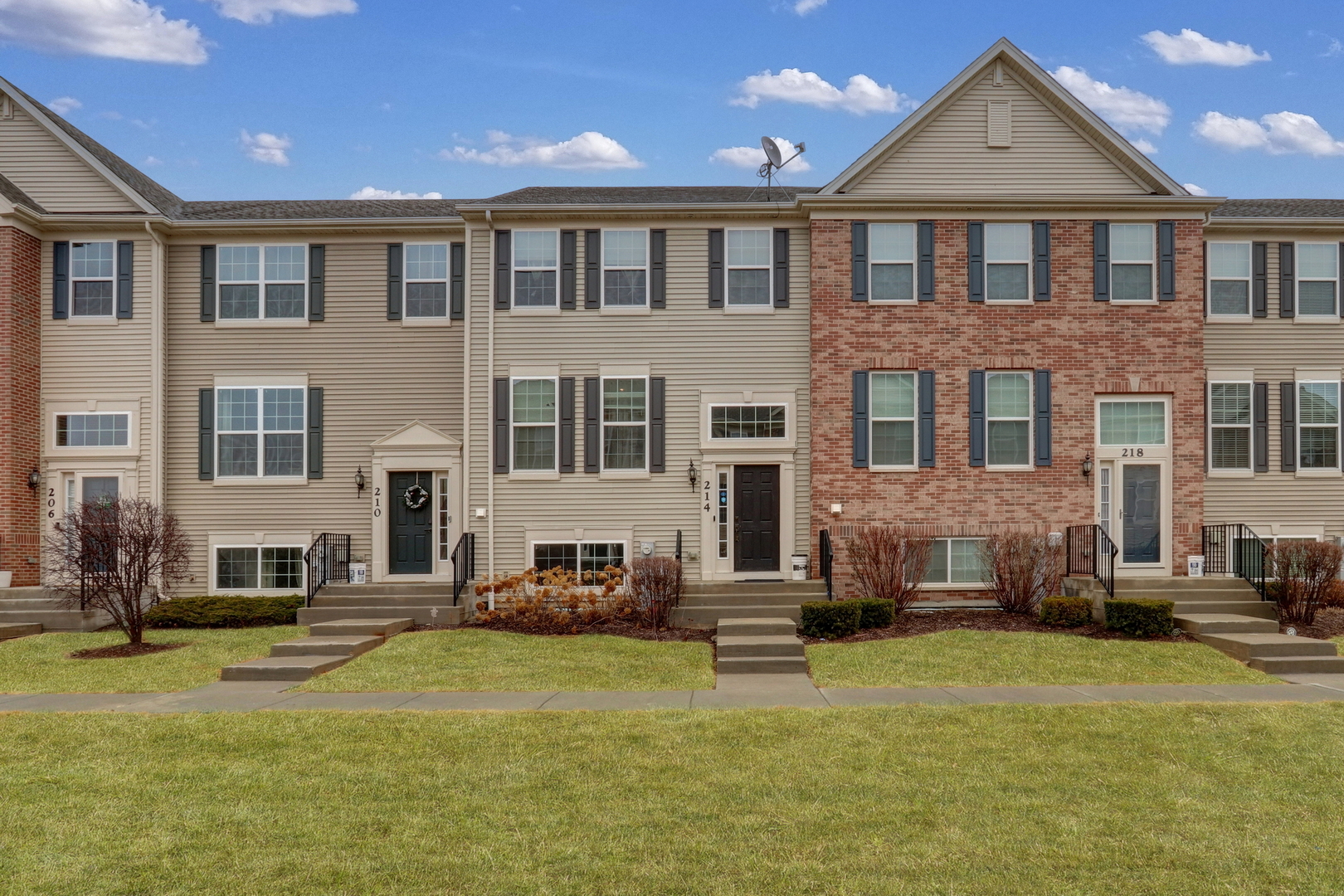 214 Lionel Drive, Grayslake, IL 60030