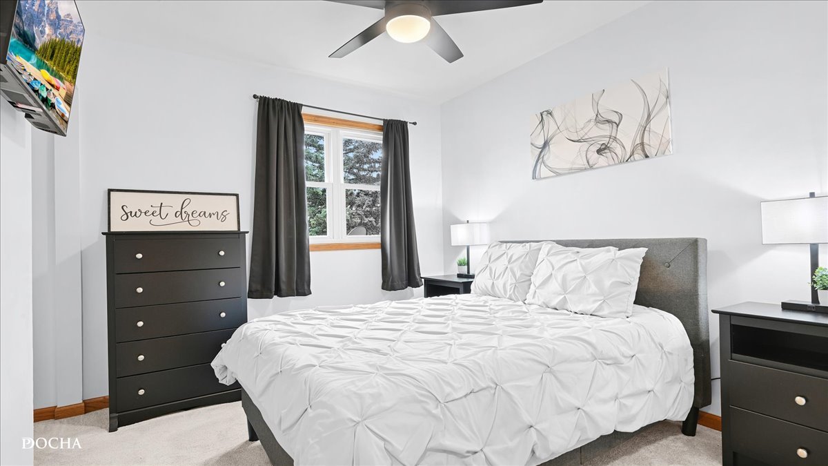 890 Fieldside Lane, Aurora, IL 60504